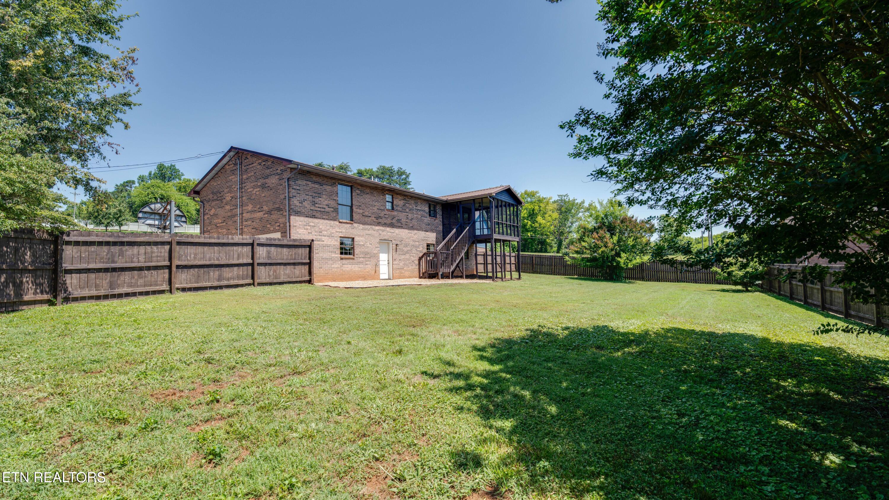 1807 Oakmont Circle Louisville TN 37777