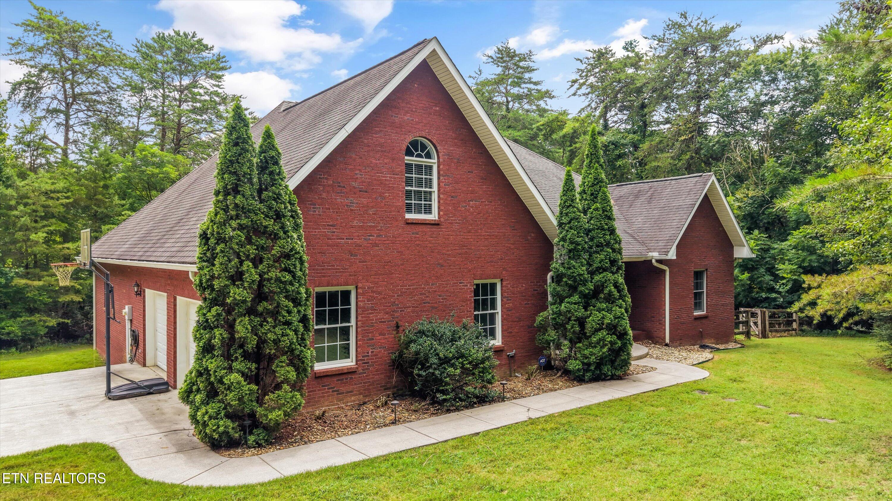 3727 Fox Creek Road Louisville TN 37777