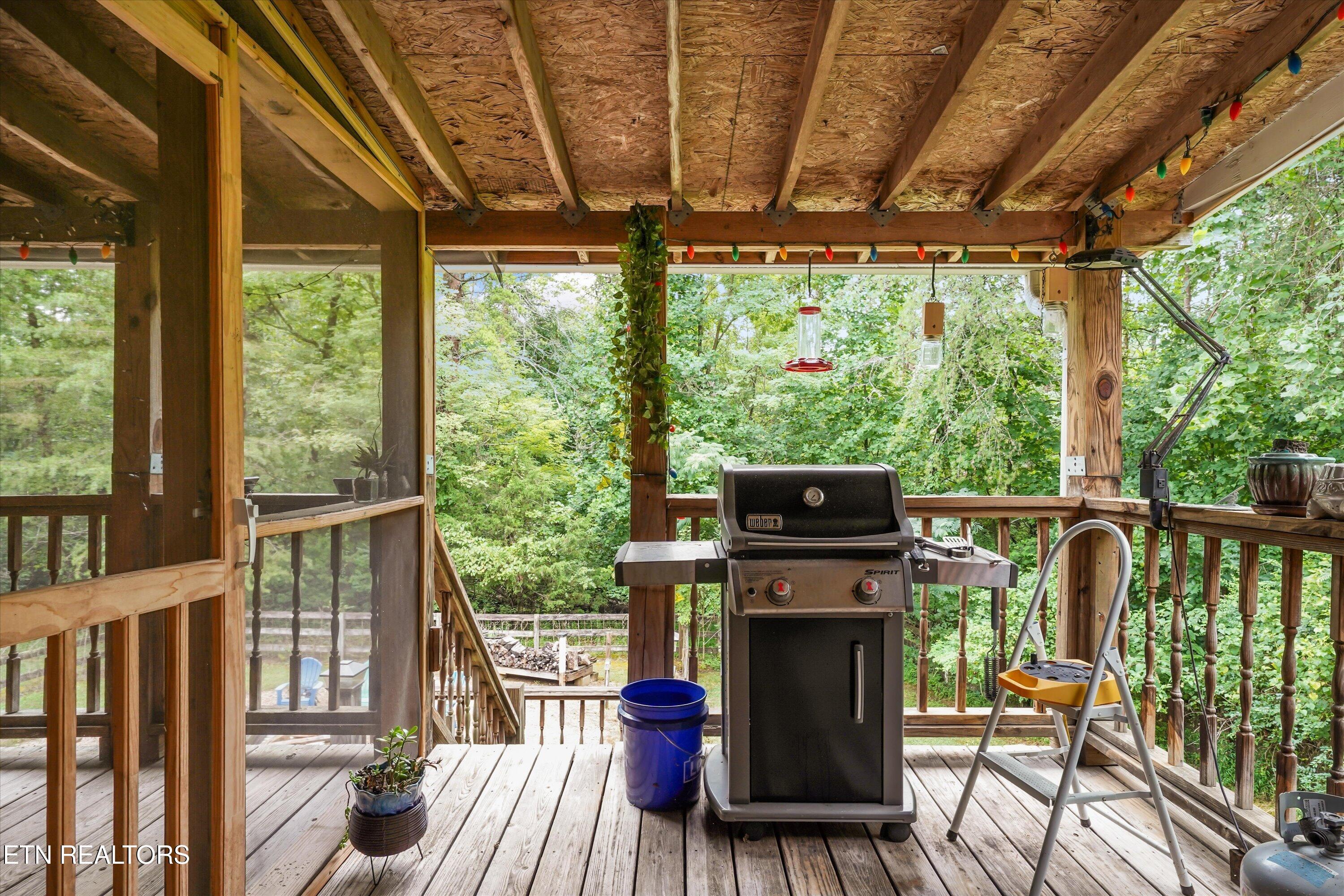 3727 Fox Creek Road Louisville TN 37777