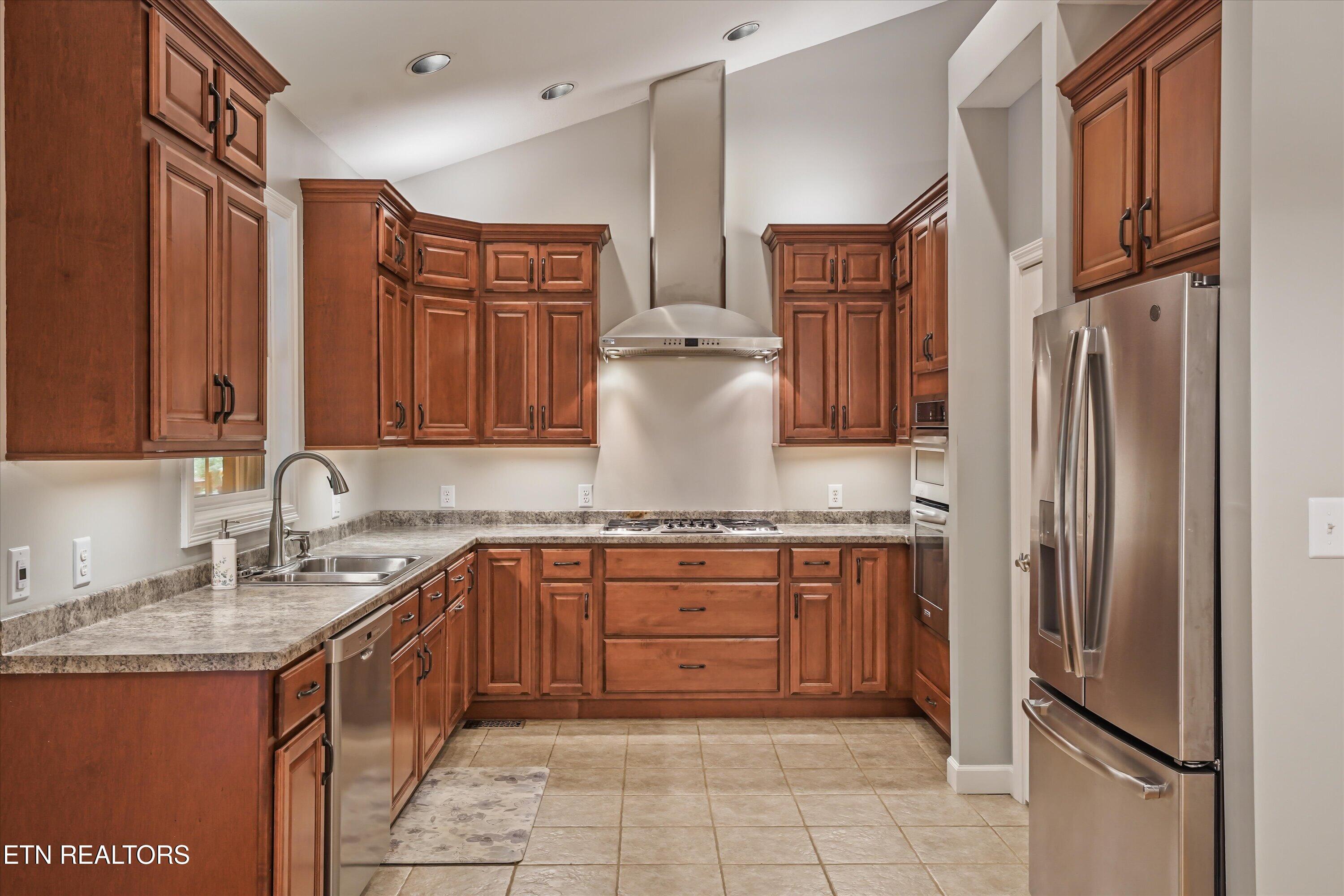 3727 Fox Creek Road Louisville TN 37777