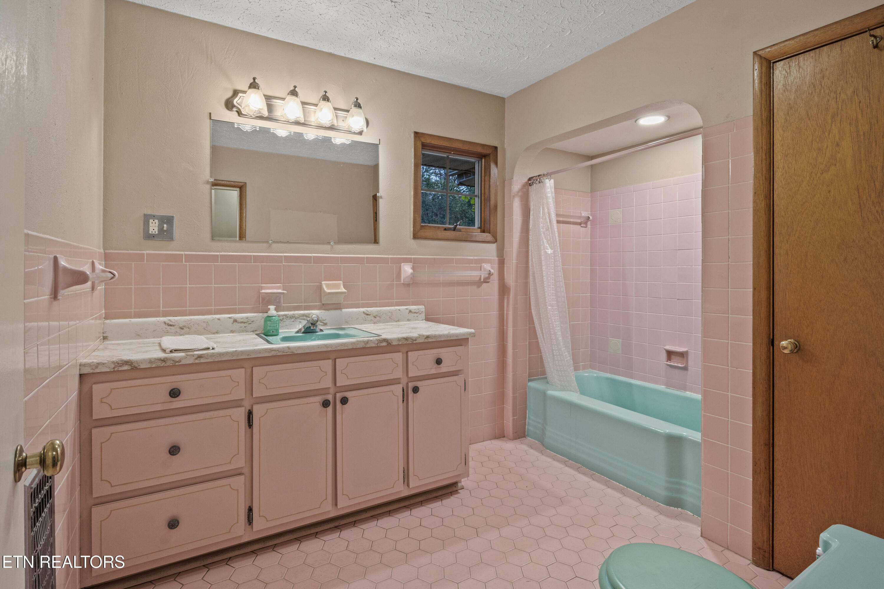 2025 Woodson Drive Knoxville TN 37920