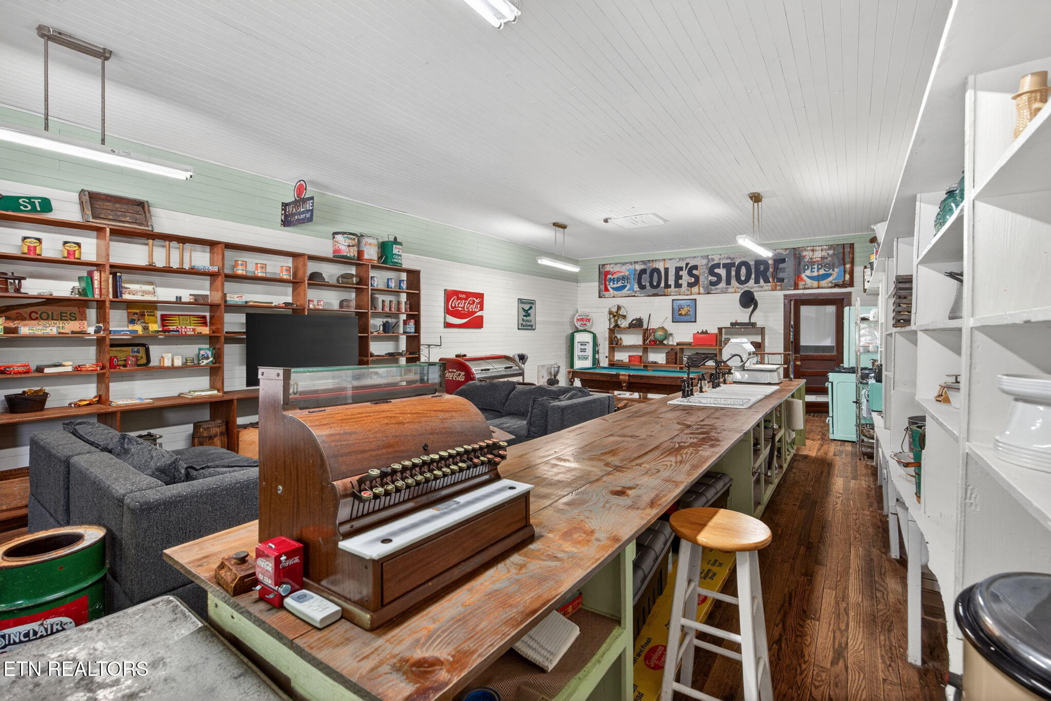 11710 Nashville Highway Baxter TN 38544