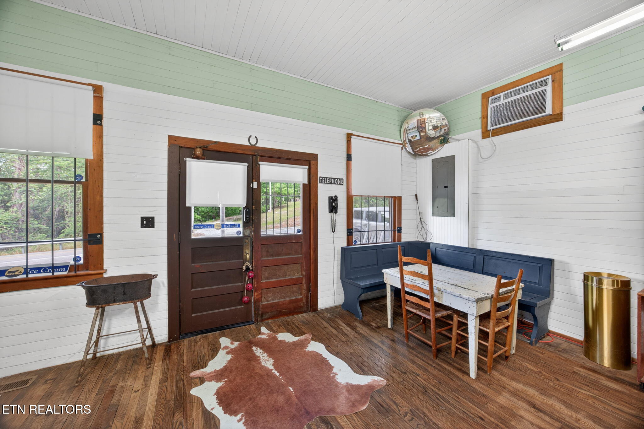 11710 Nashville Highway Baxter TN 38544