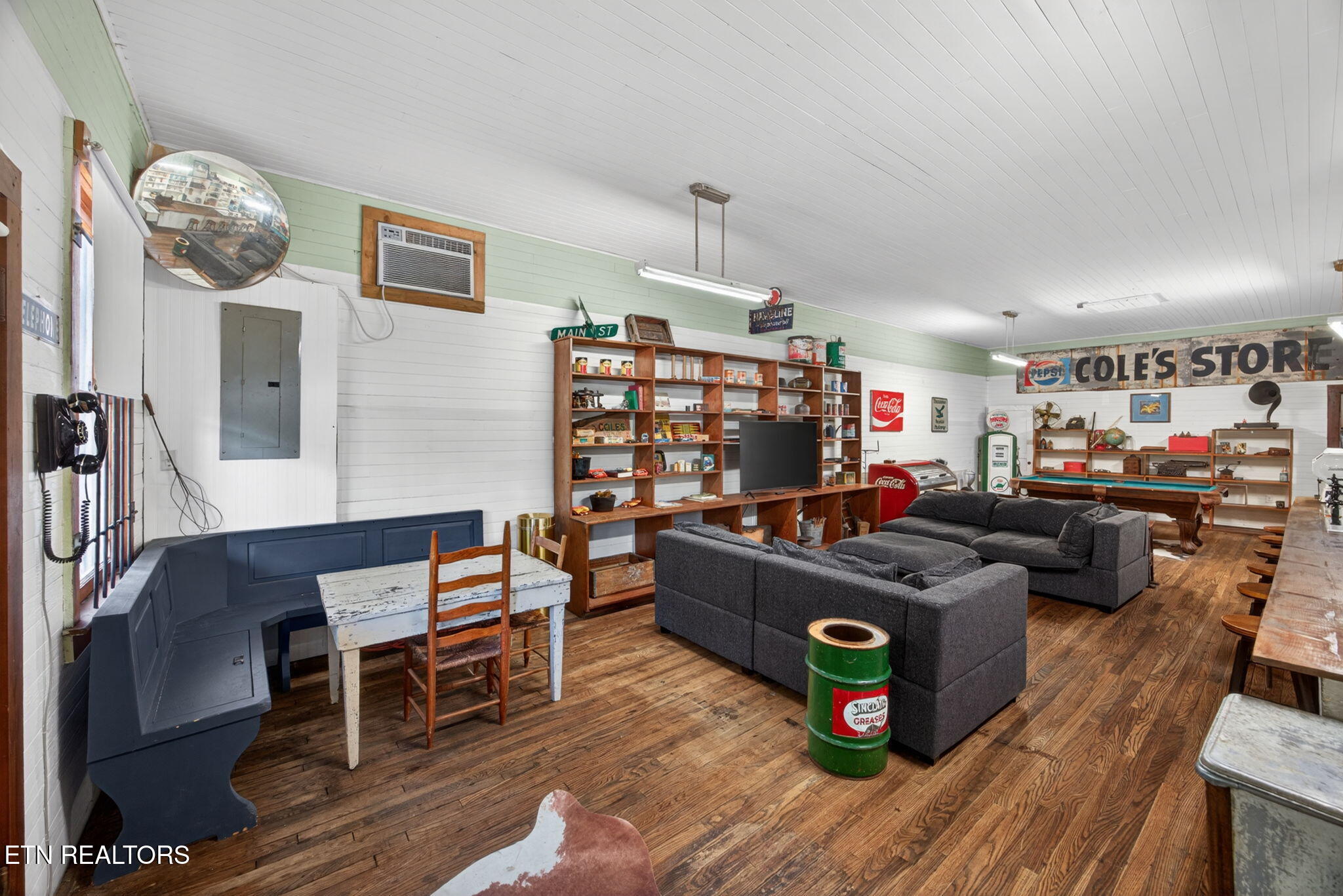 11710 Nashville Highway Baxter TN 38544