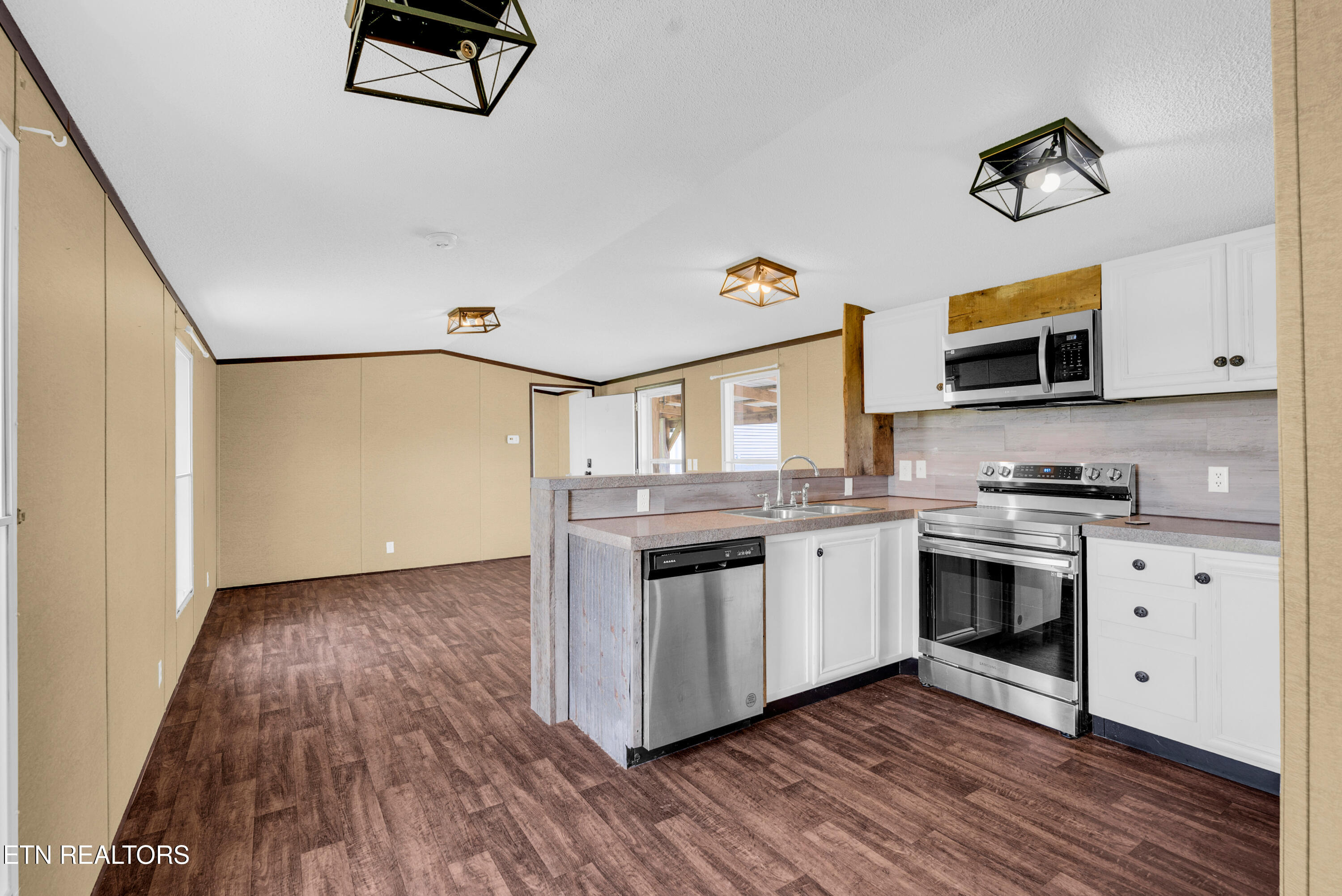 6006 S York Highway Clarkrange TN 38553