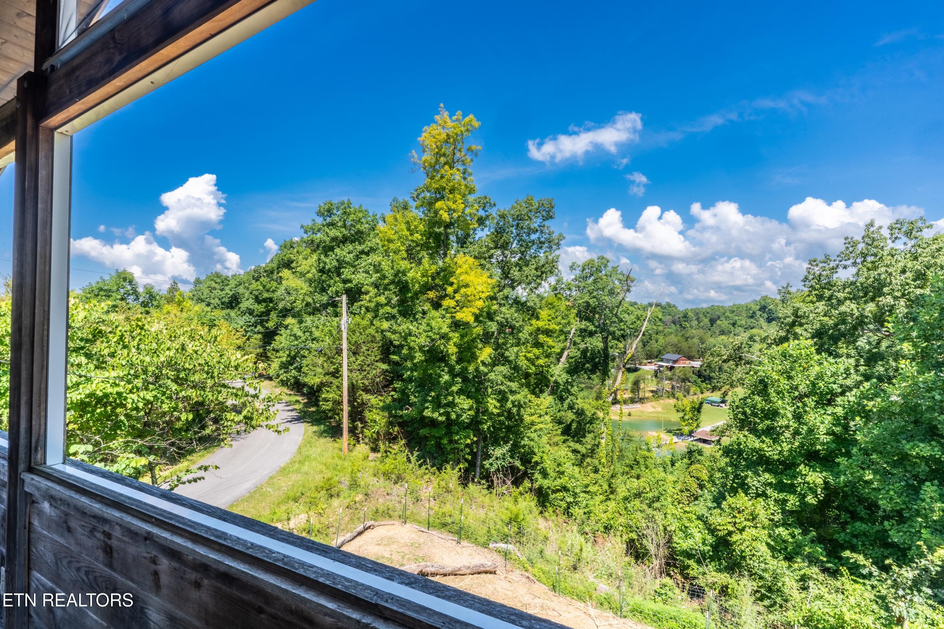 1225 Paradise Lane Dandridge TN 37725