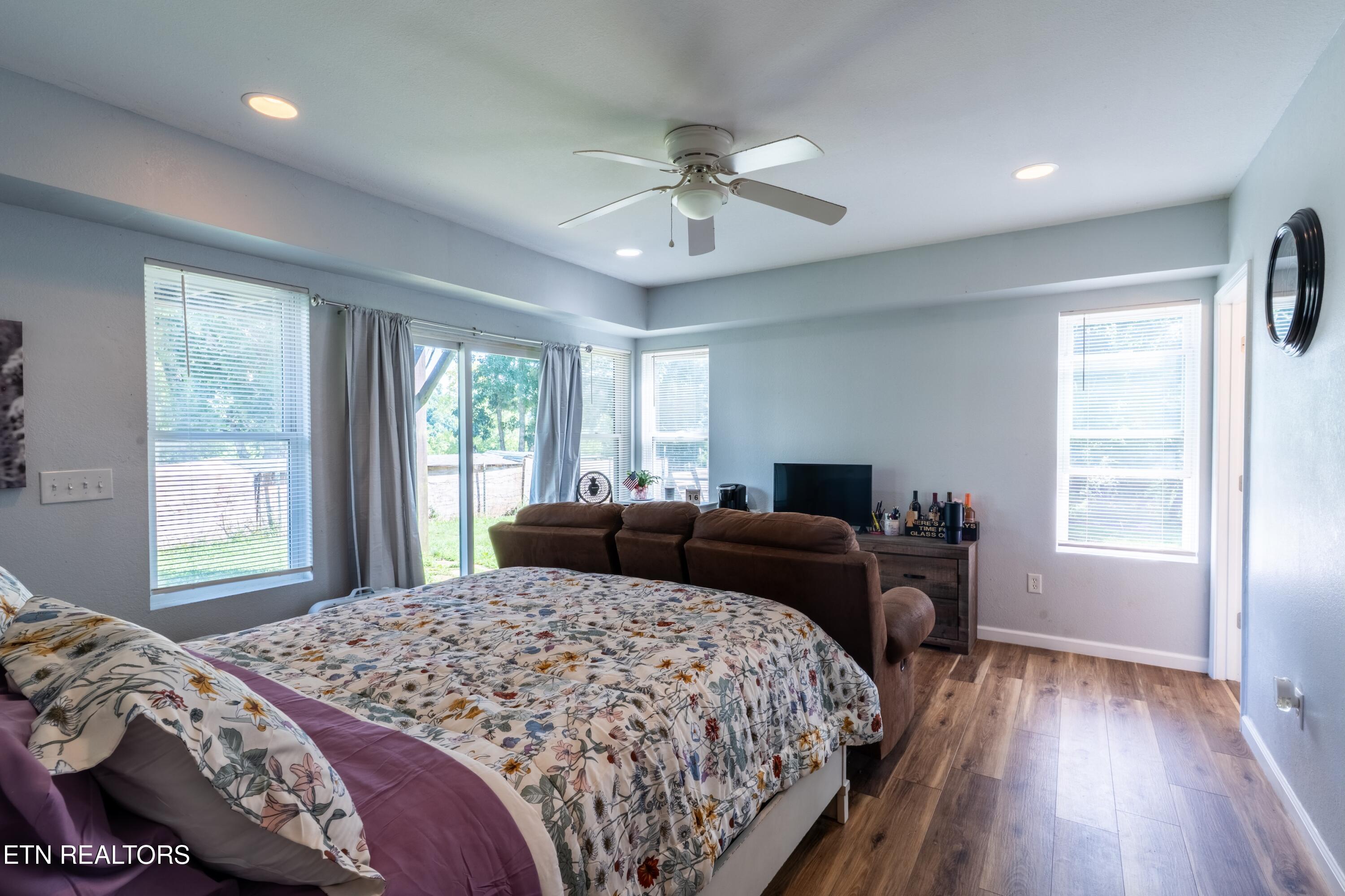 1225 Paradise Lane Dandridge TN 37725