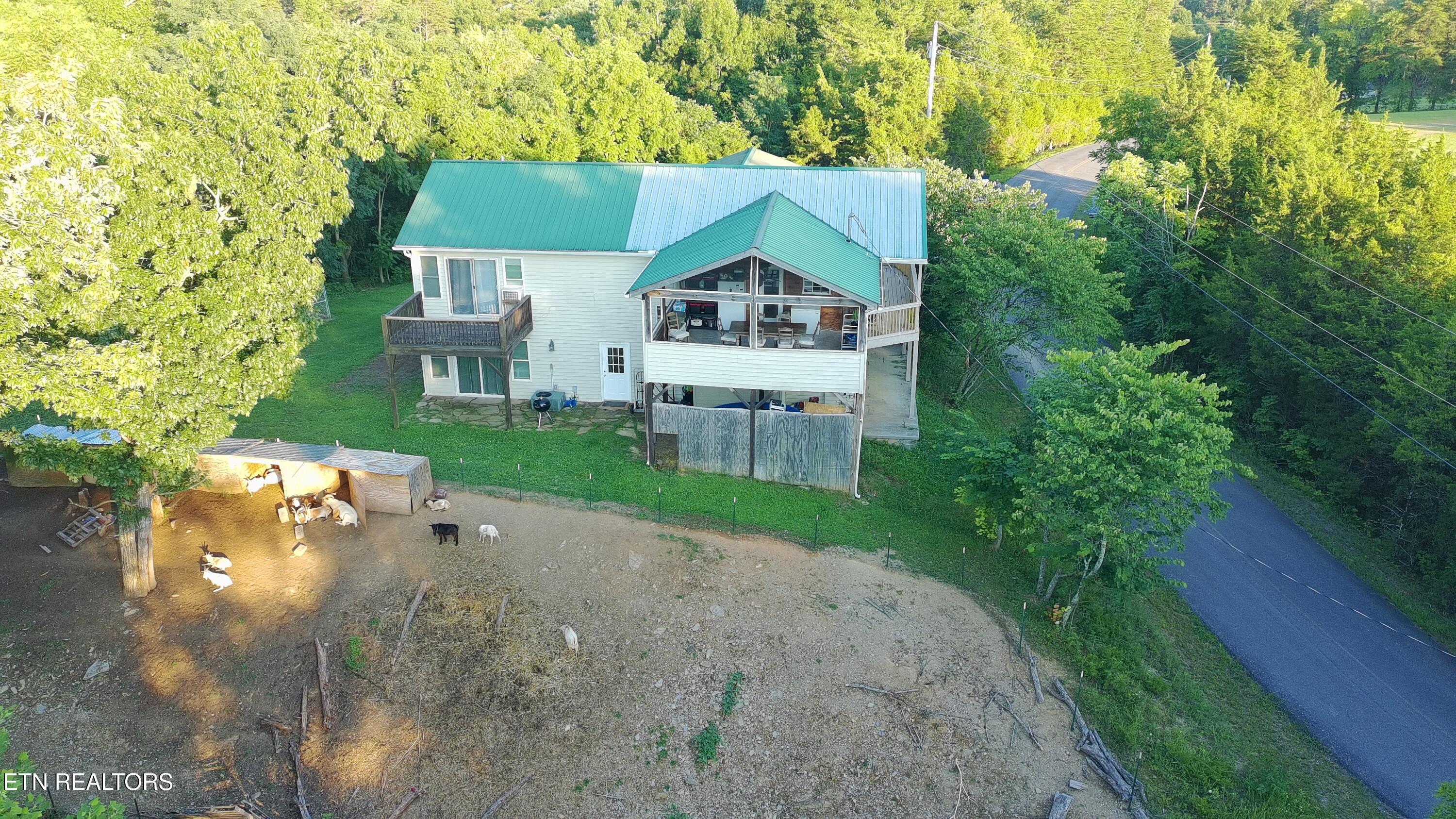 1225 Paradise Lane Dandridge TN 37725
