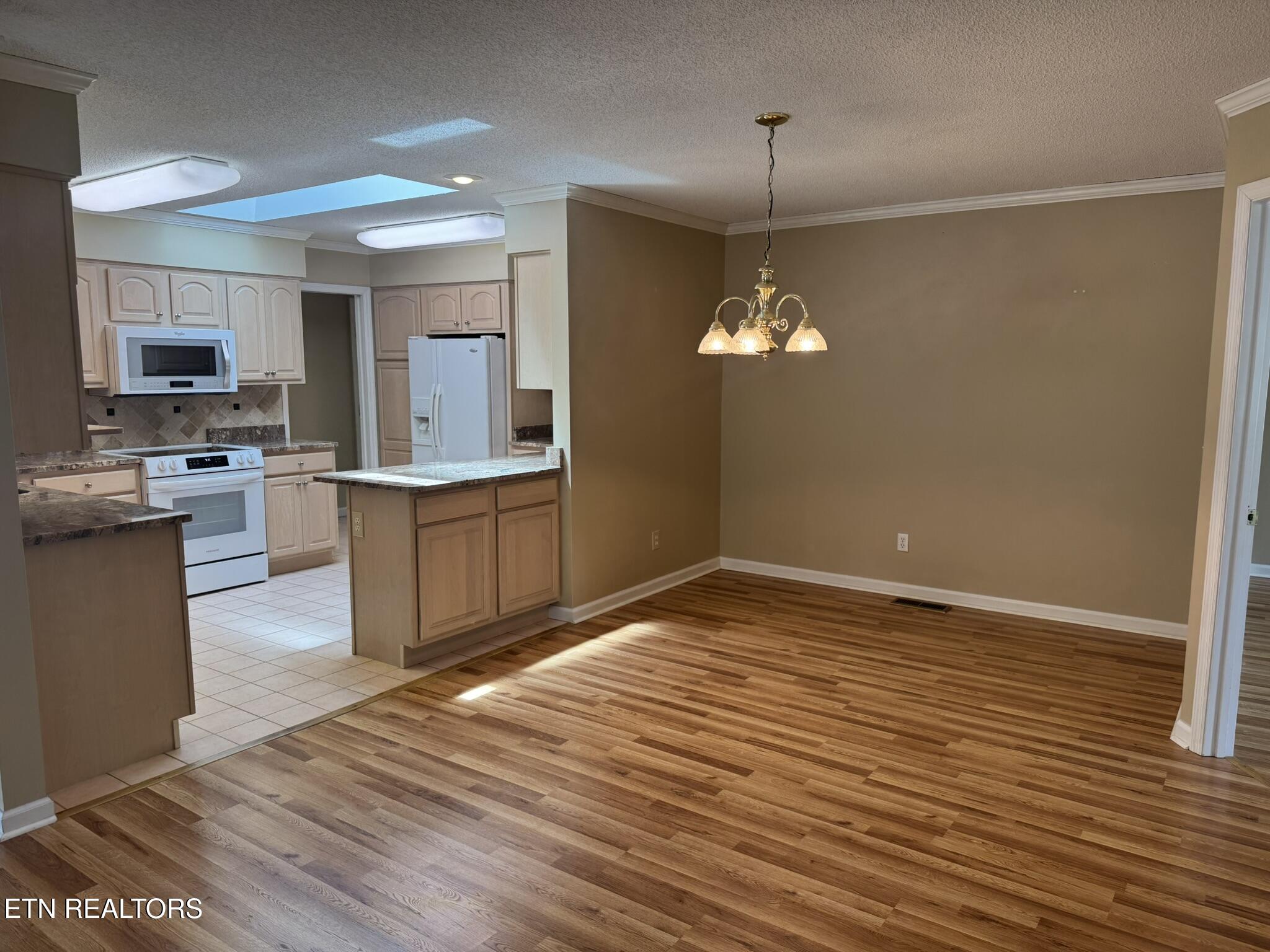 35 Hawthorn Loop Crossville TN 38555