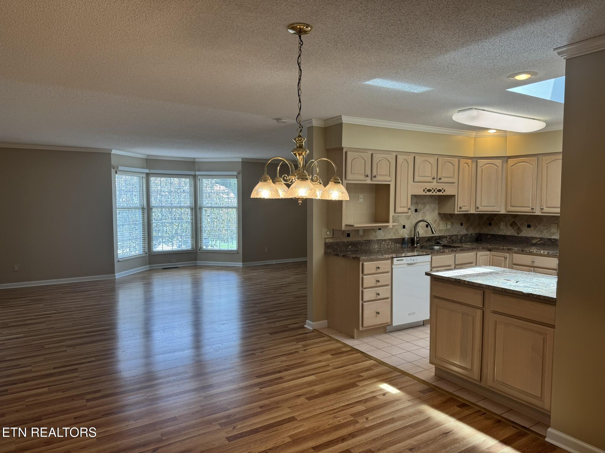 35 Hawthorn Loop Crossville TN 38555