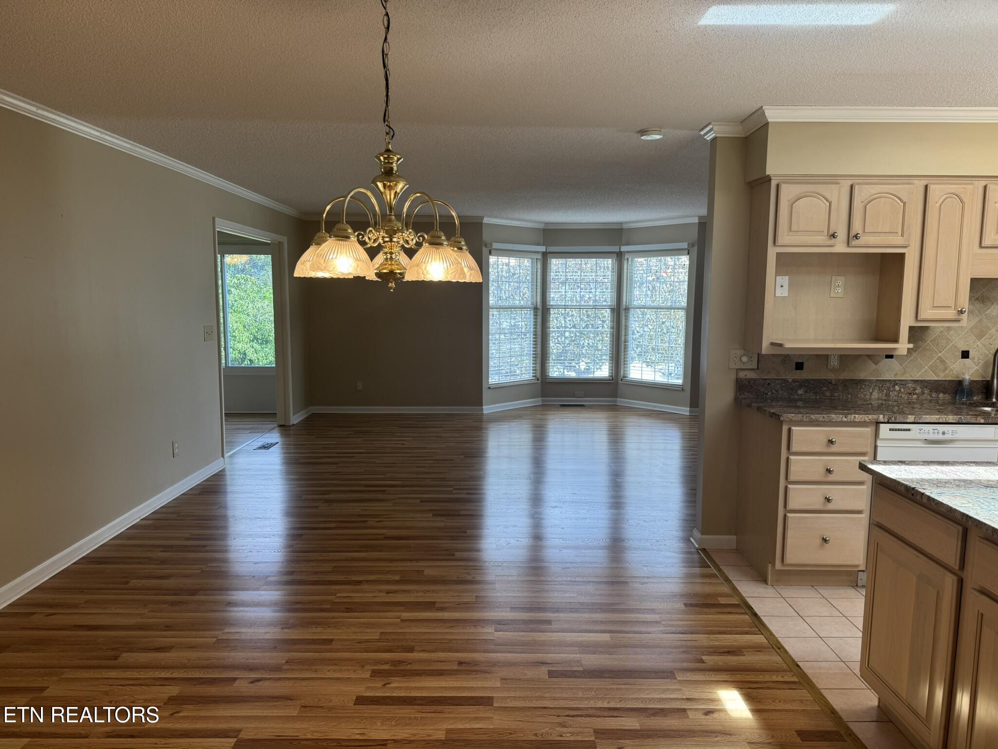 35 Hawthorn Loop Crossville TN 38555