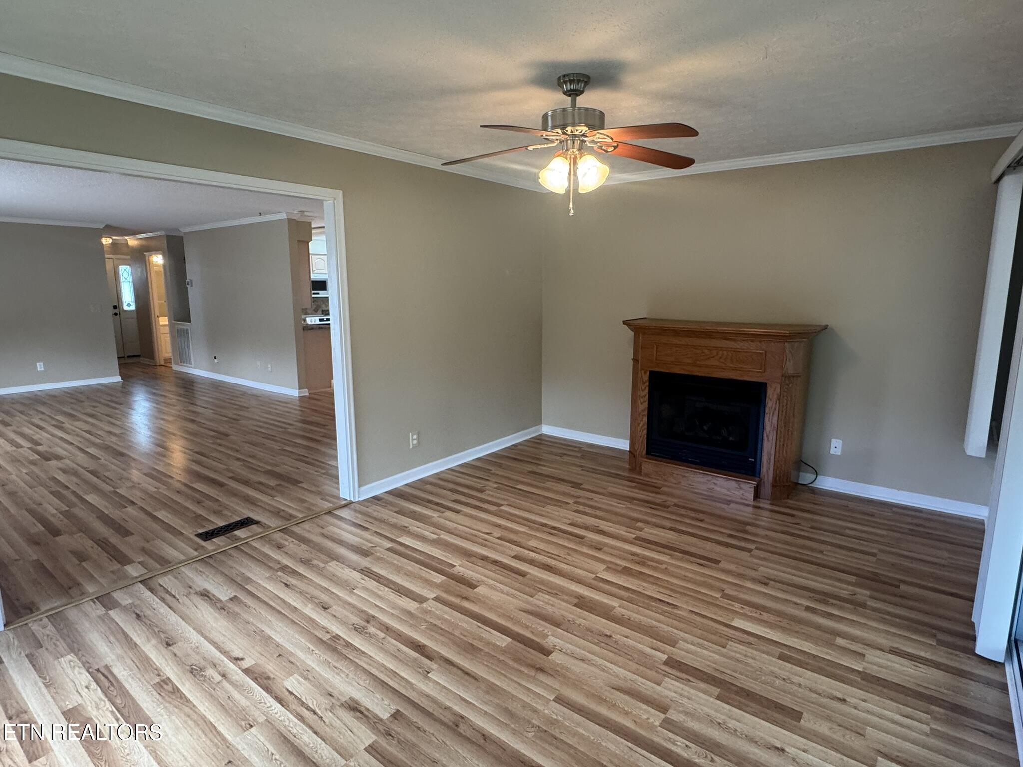 35 Hawthorn Loop Crossville TN 38555