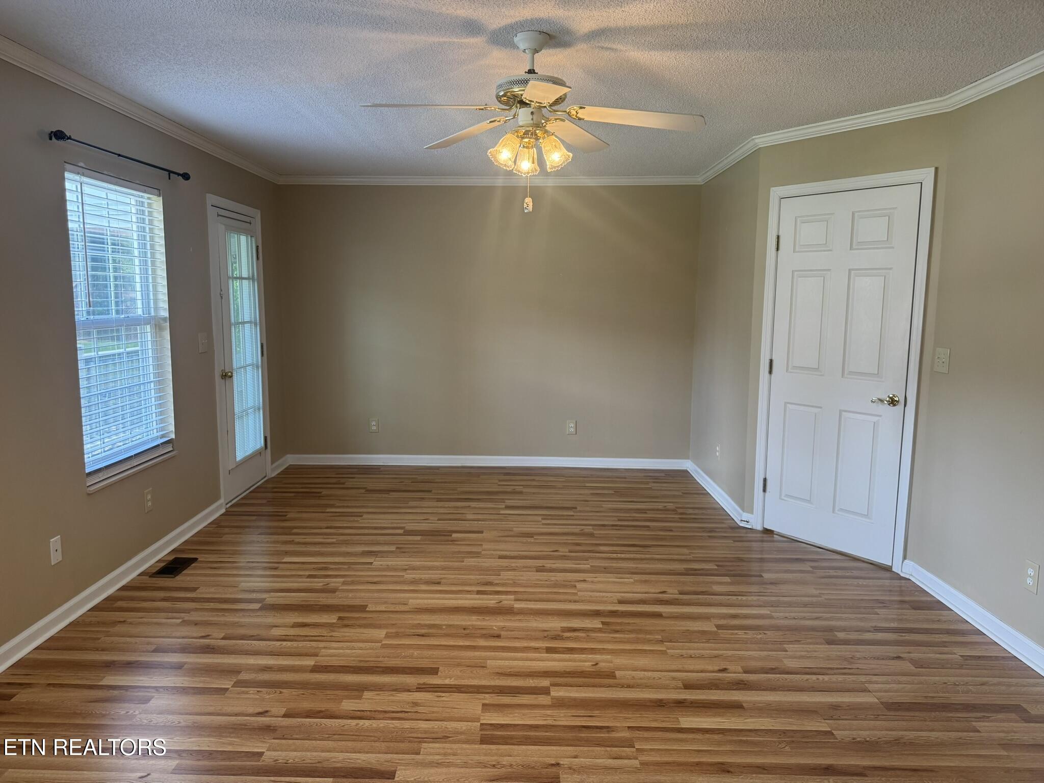 35 Hawthorn Loop Crossville TN 38555