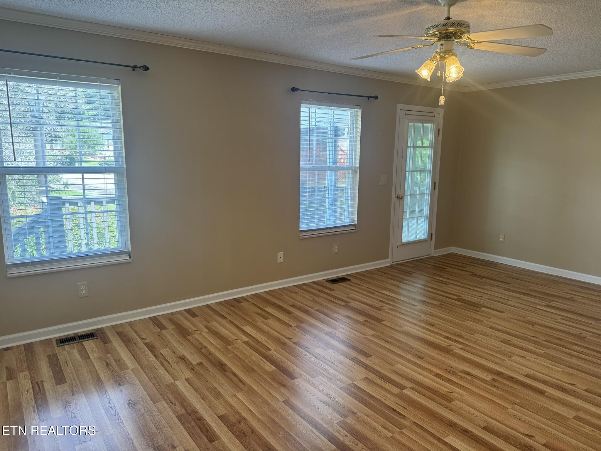35 Hawthorn Loop Crossville TN 38555
