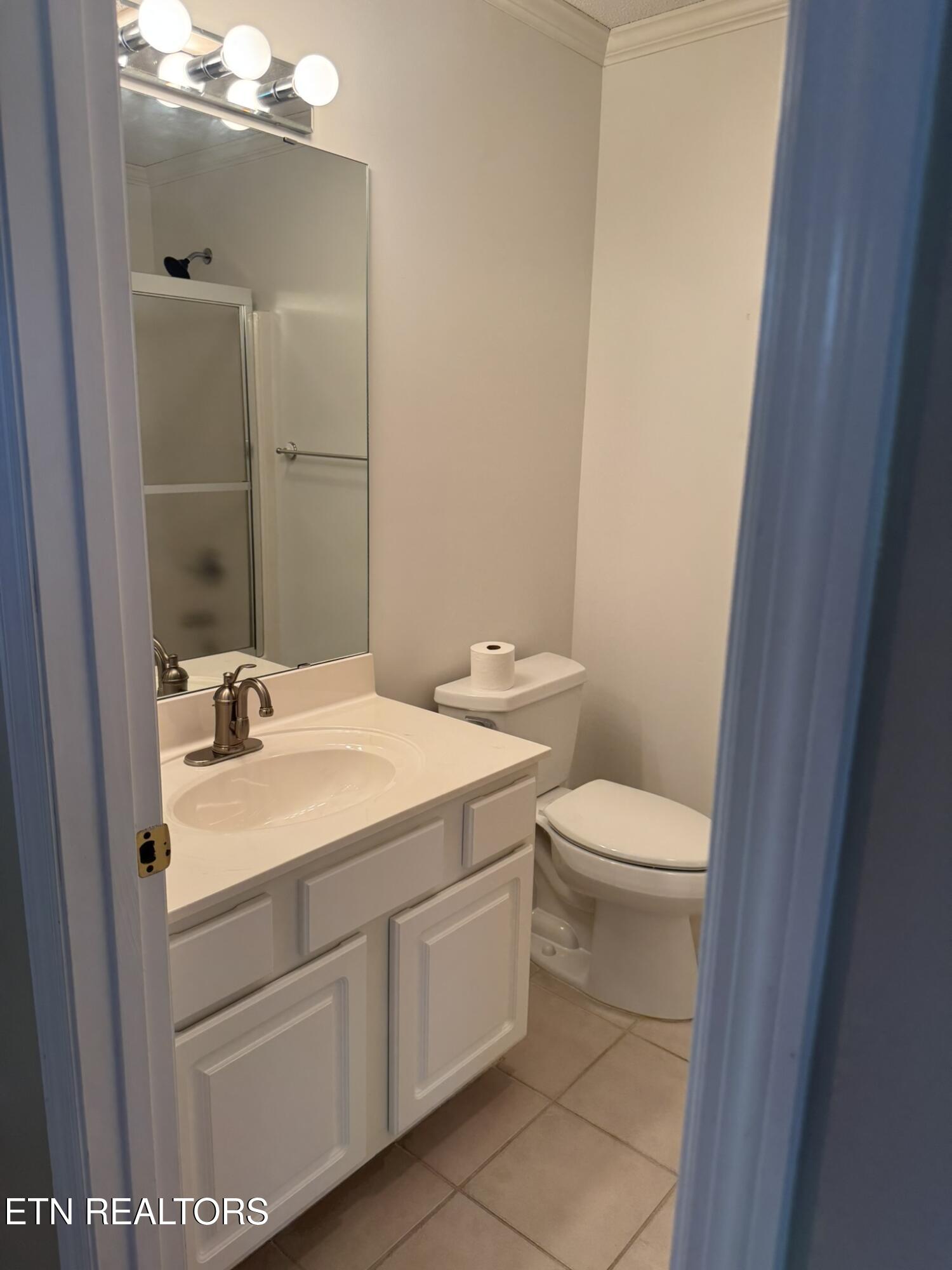 35 Hawthorn Loop Crossville TN 38555