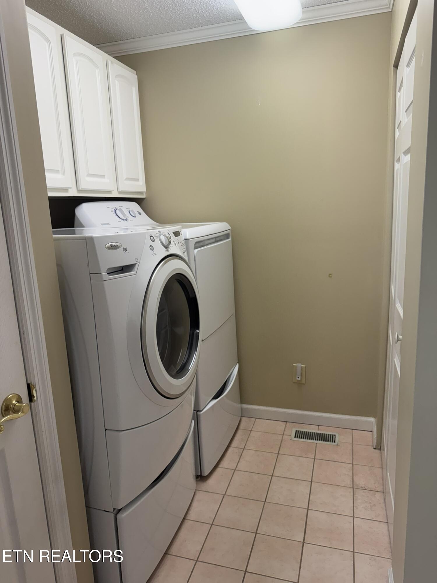 35 Hawthorn Loop Crossville TN 38555