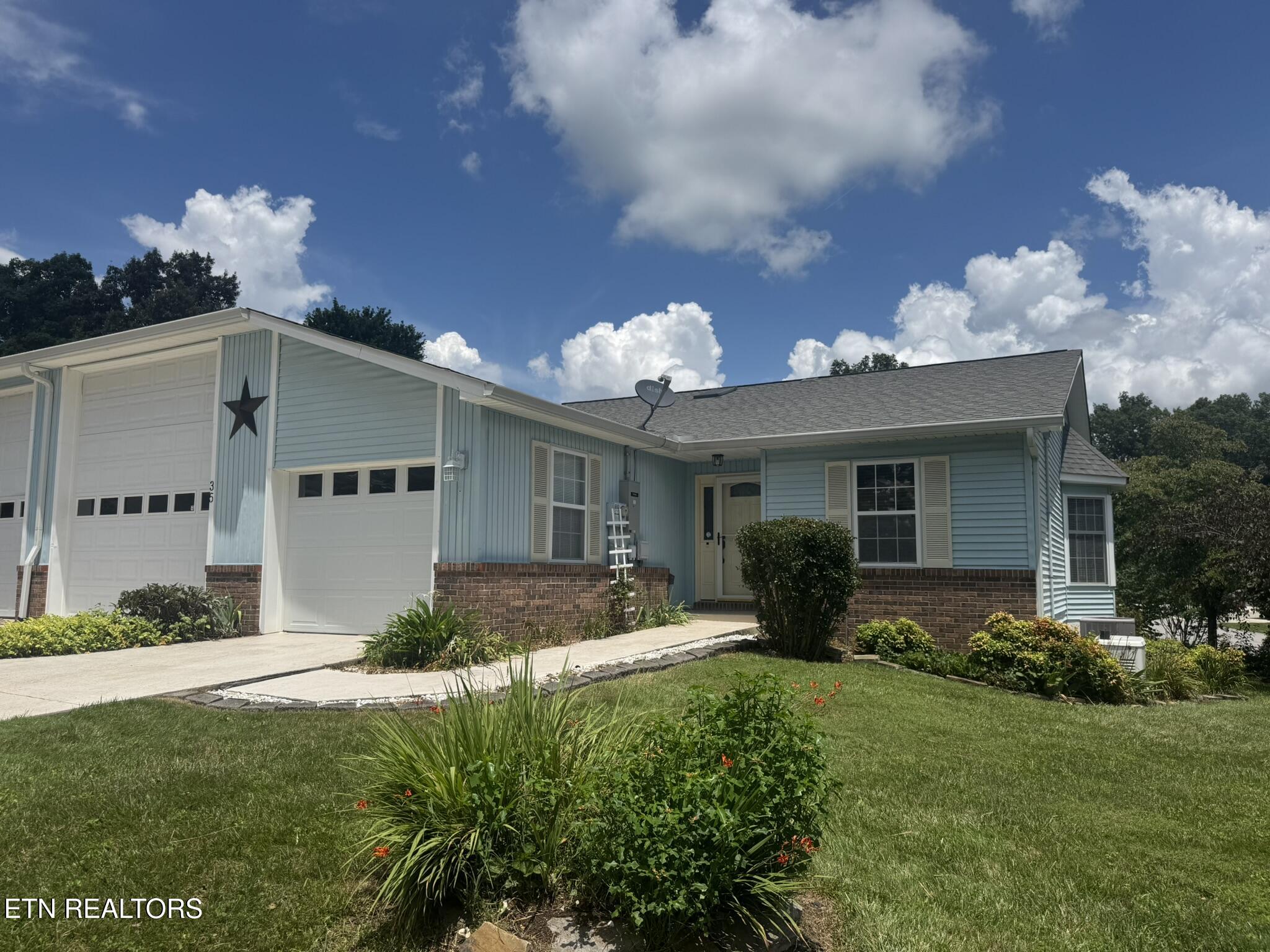 35 Hawthorn Loop Crossville TN 38555