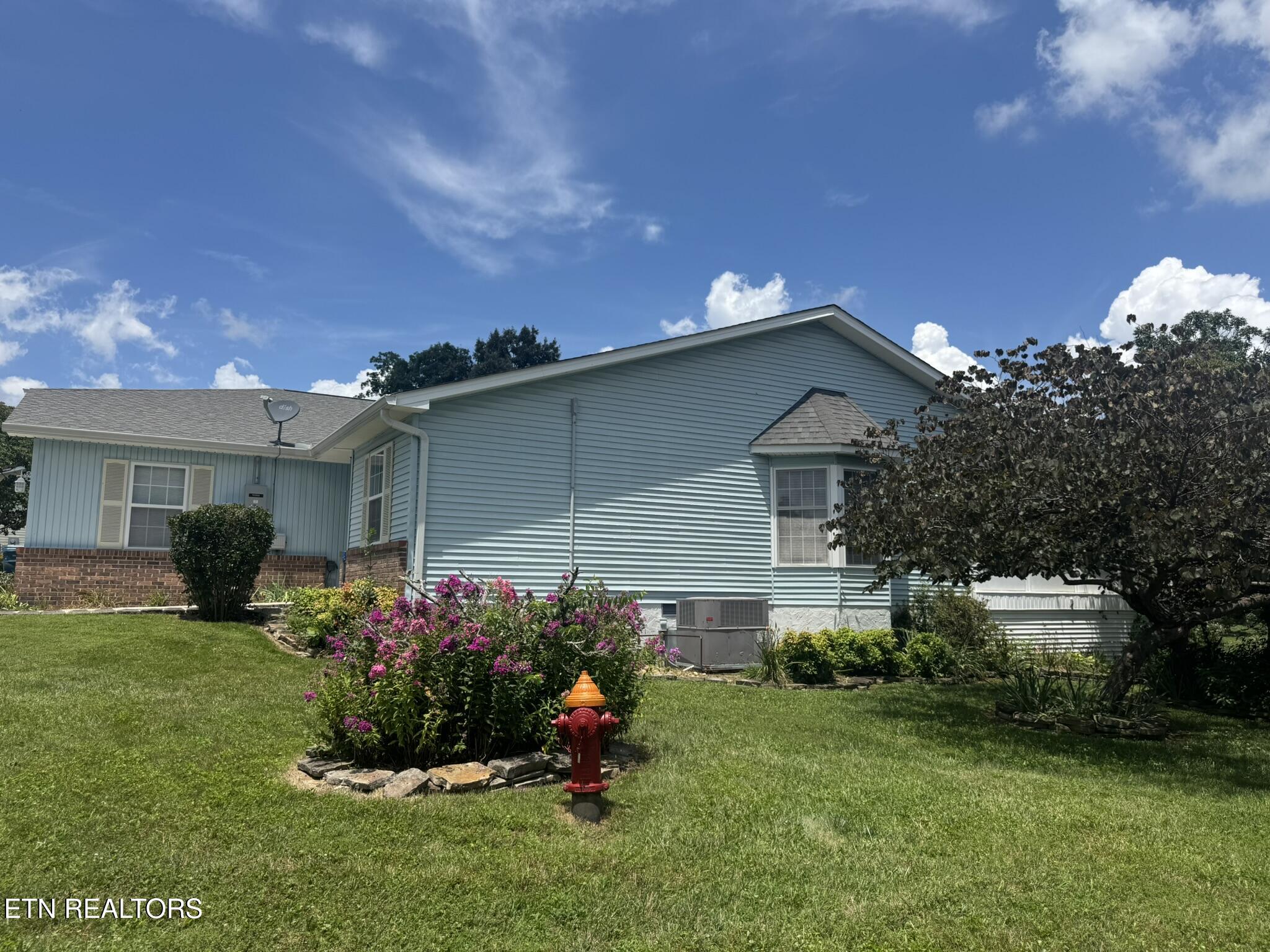 35 Hawthorn Loop Crossville TN 38555