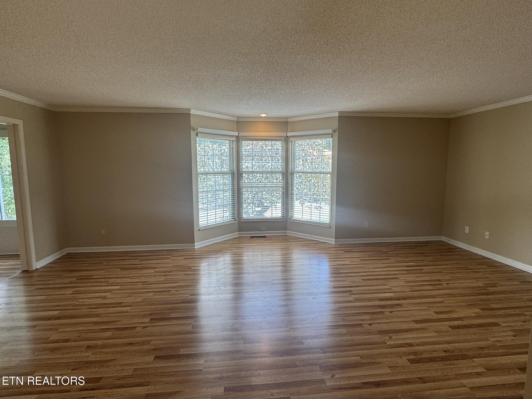 35 Hawthorn Loop Crossville TN 38555