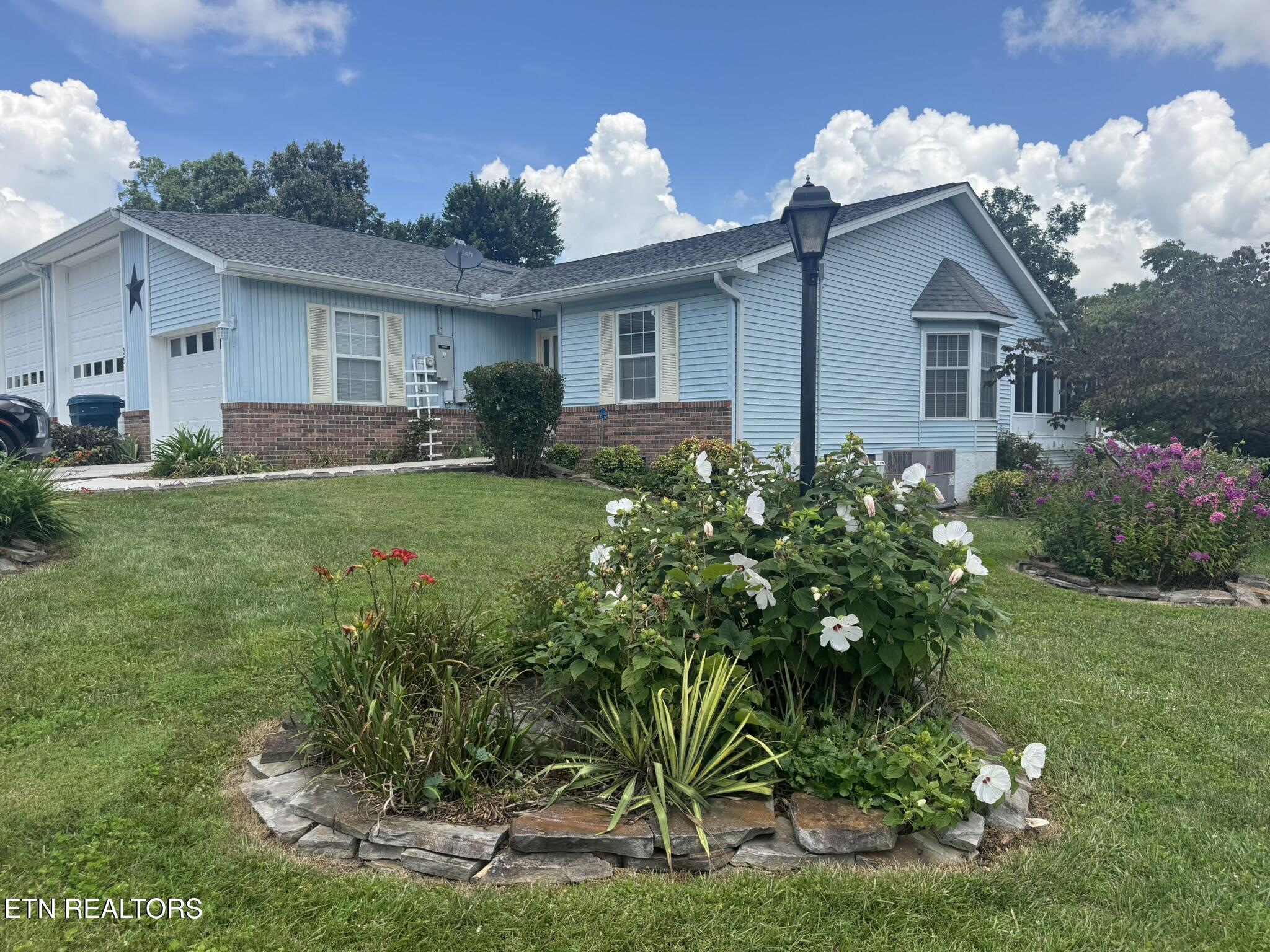 35 Hawthorn Loop Crossville TN 38555