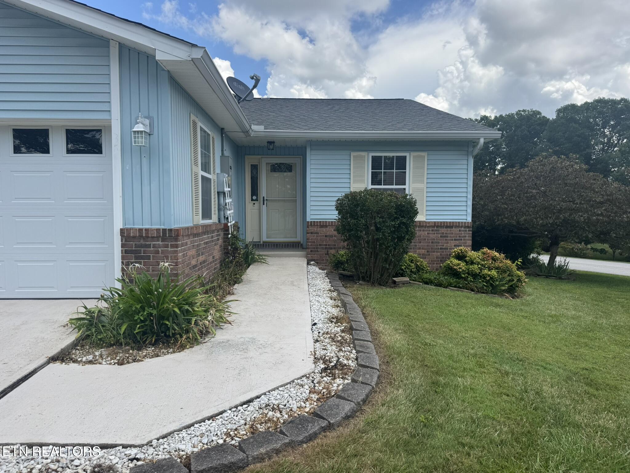 35 Hawthorn Loop Crossville TN 38555