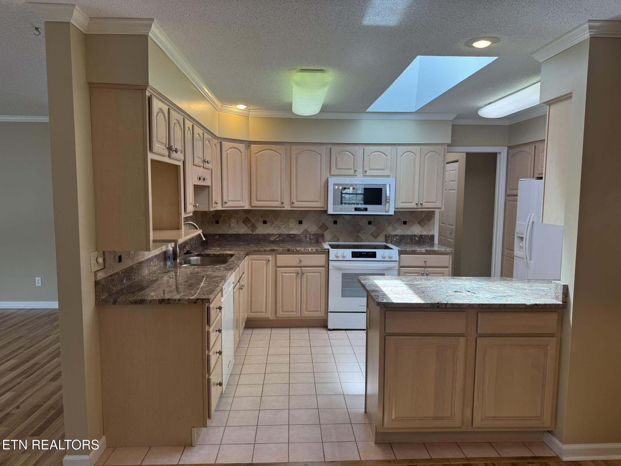 35 Hawthorn Loop Crossville TN 38555