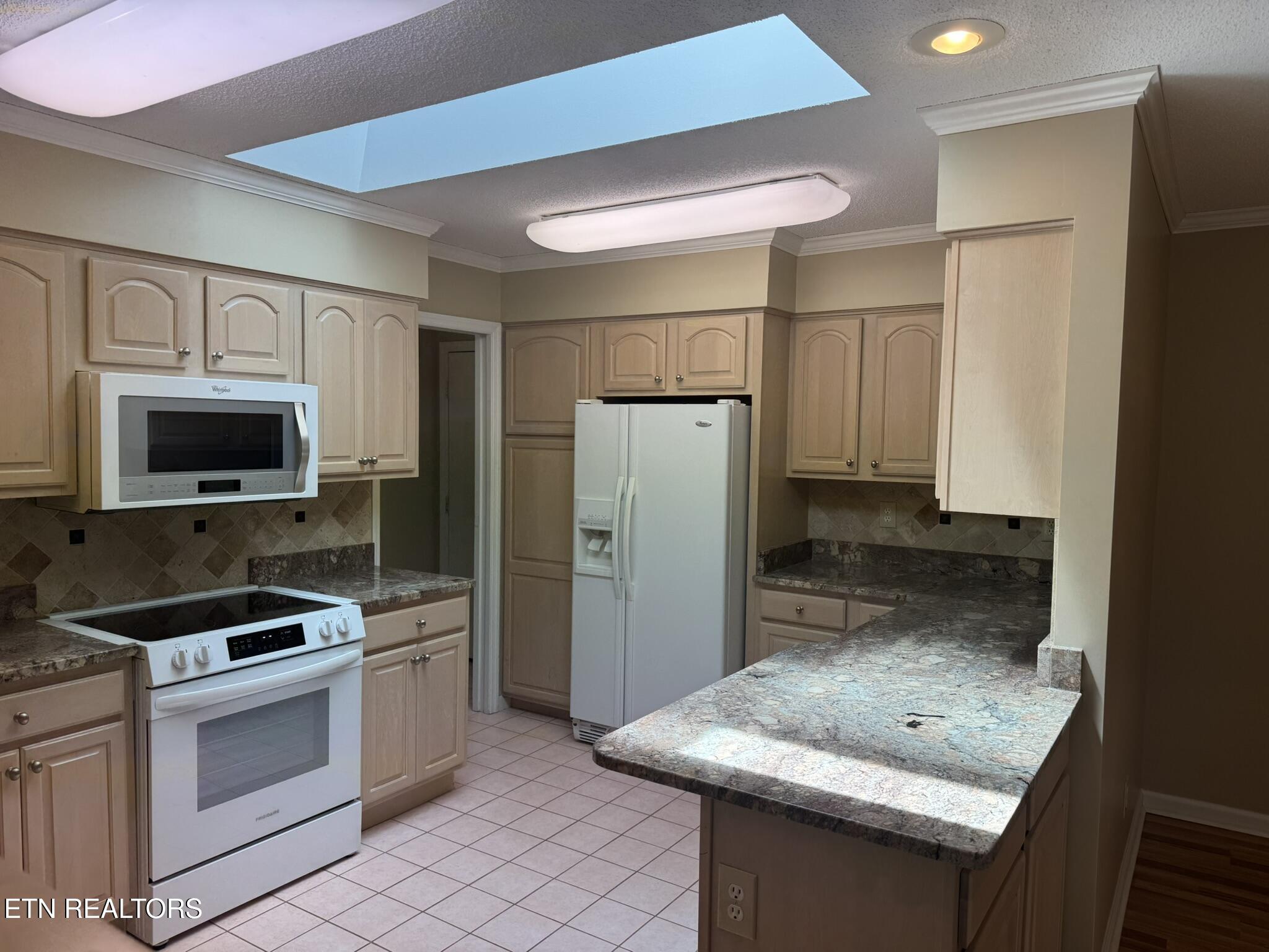 35 Hawthorn Loop Crossville TN 38555