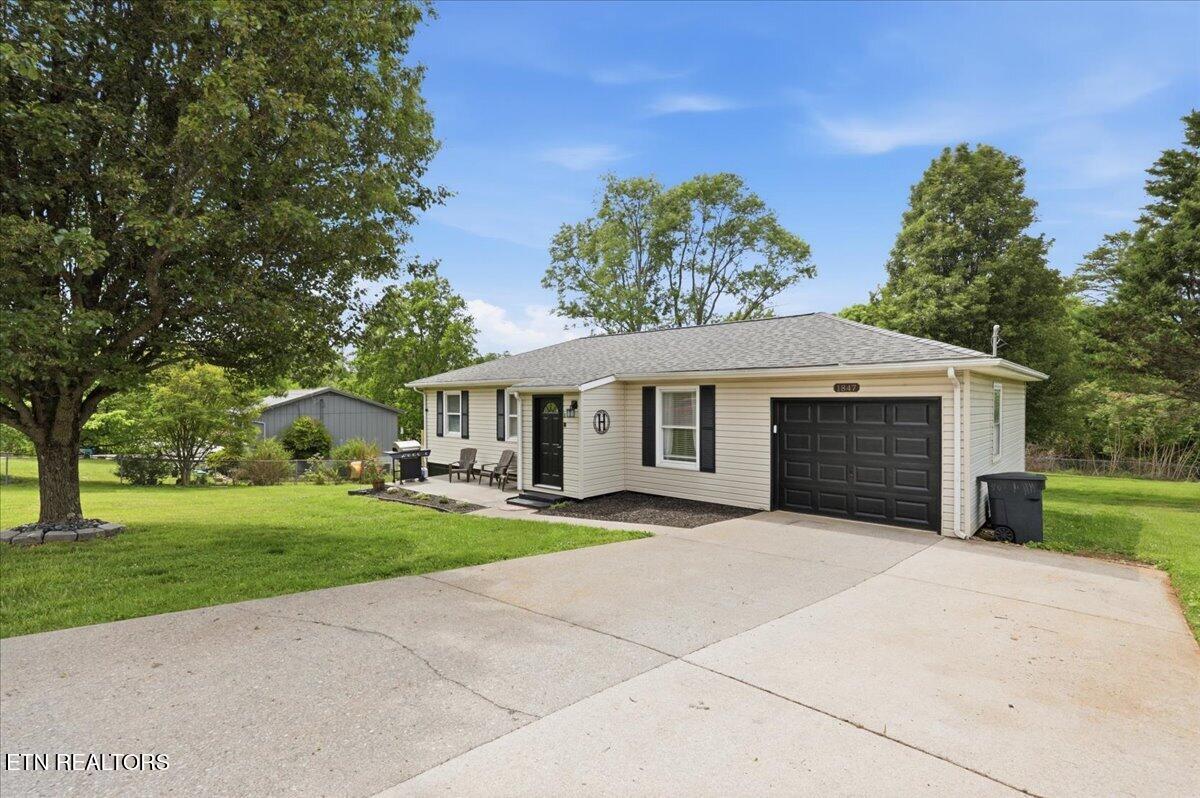 1847 Nandina Drive Maryville TN 37801
