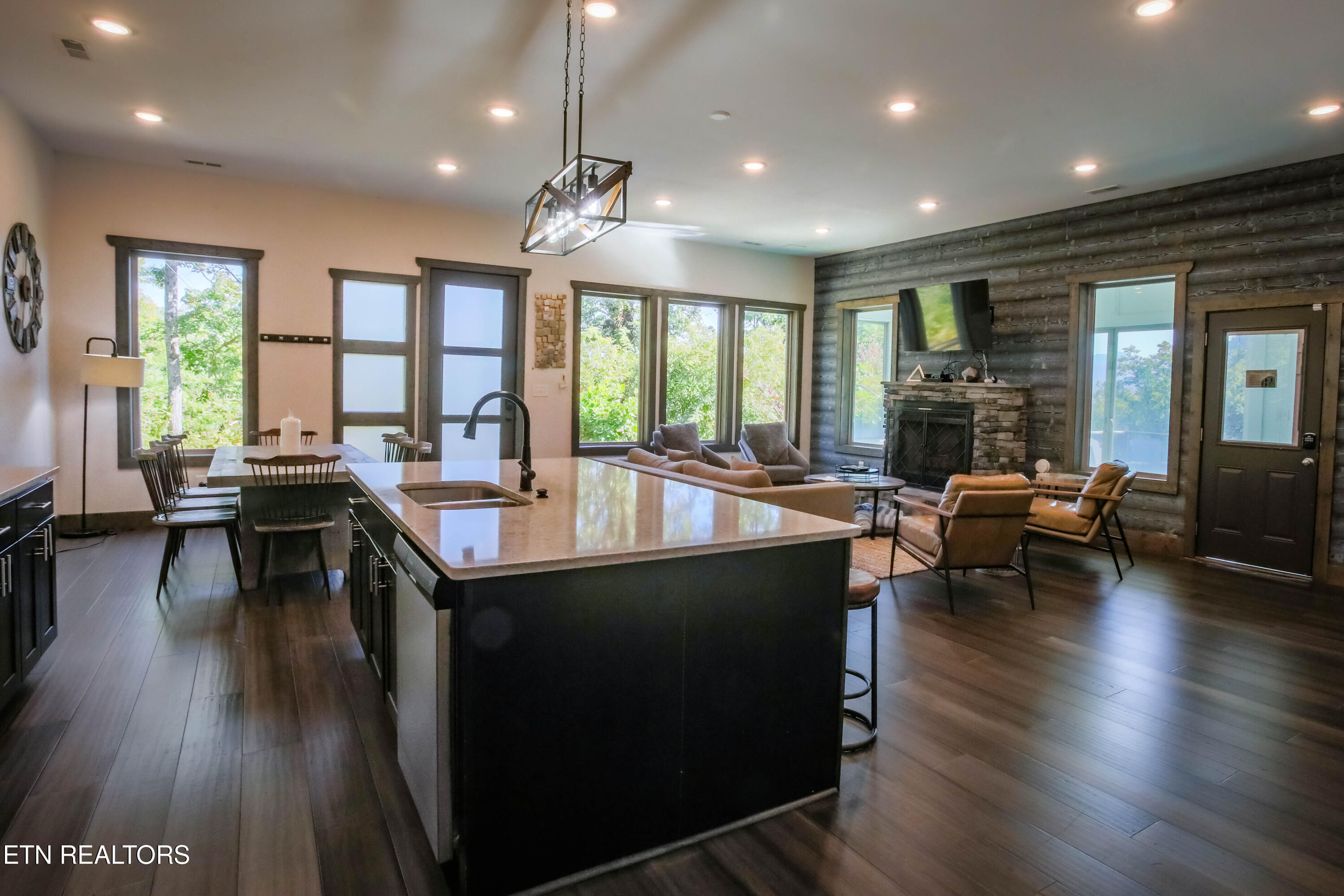 869 Chestnut Drive Gatlinburg TN 37738