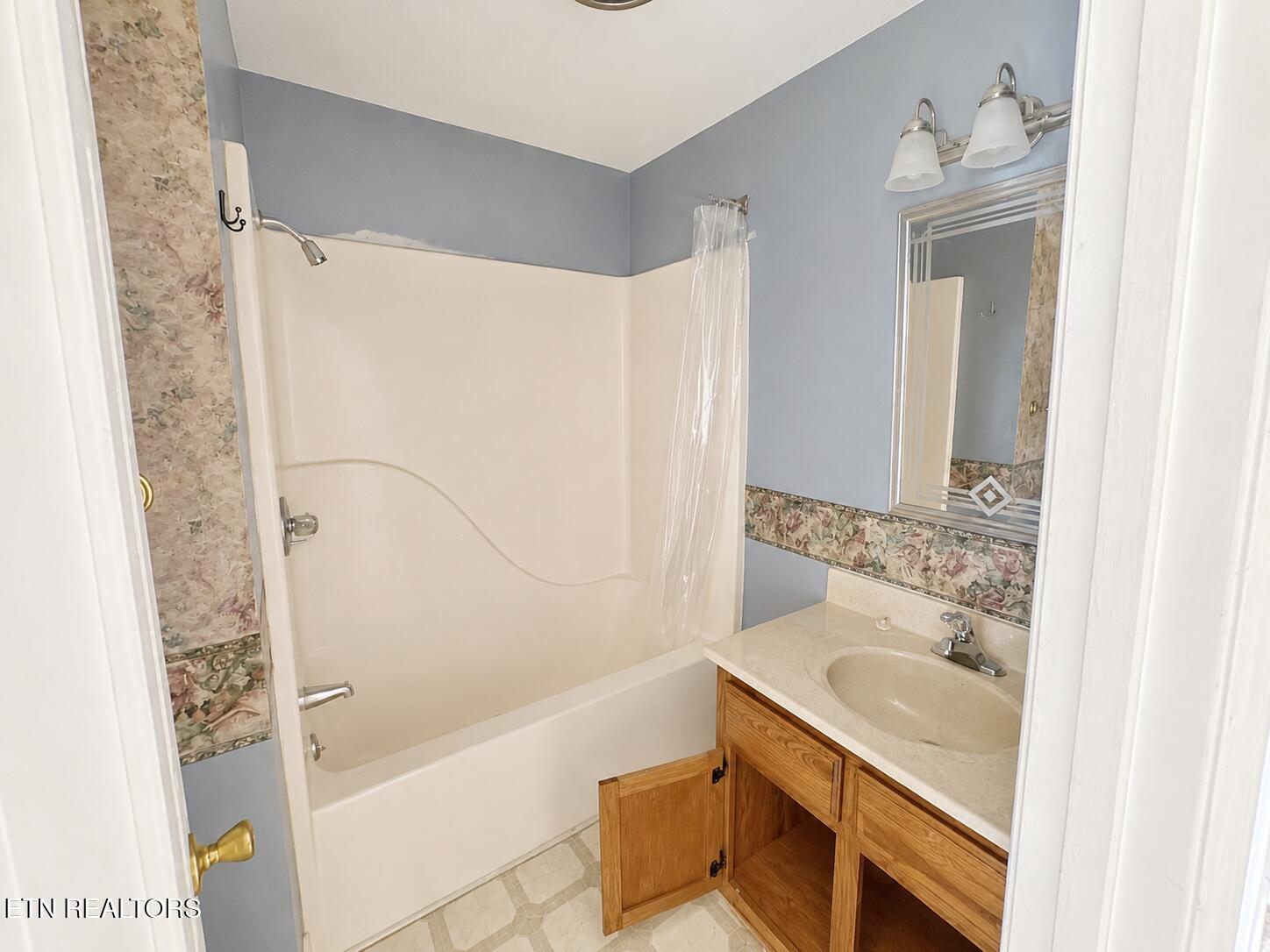 119 Cherokee Circle Madisonville TN 37354