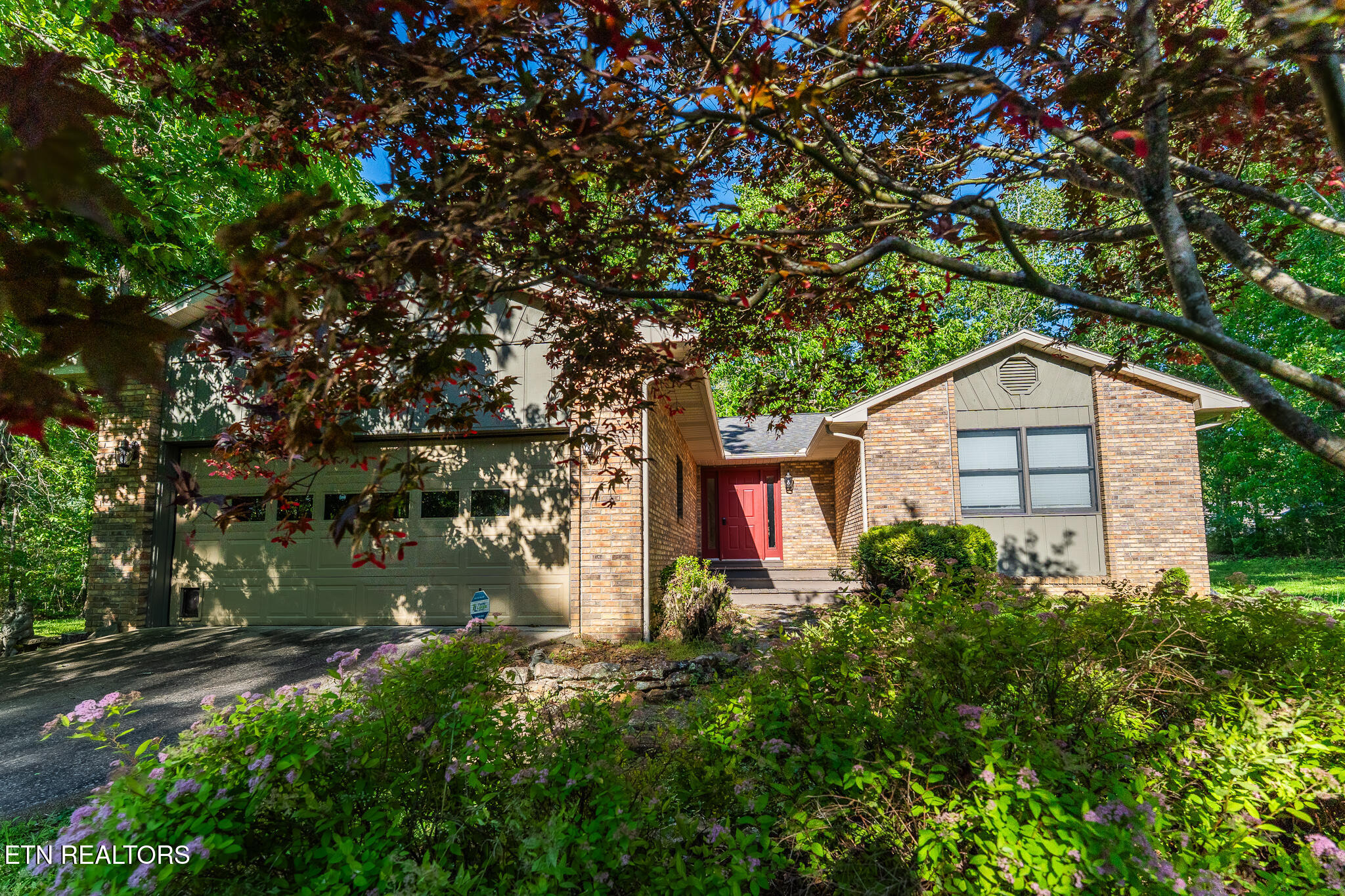 1637 Cherokee Road E Crossville TN 38572