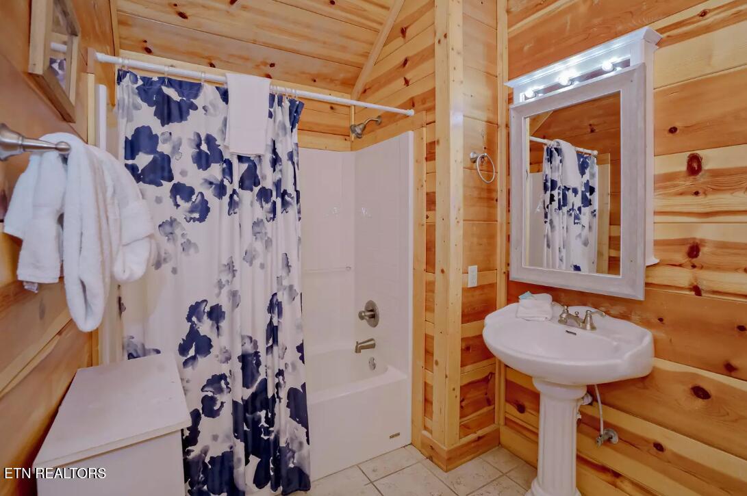 3531 Peggy Lane Pigeon Forge TN 37863