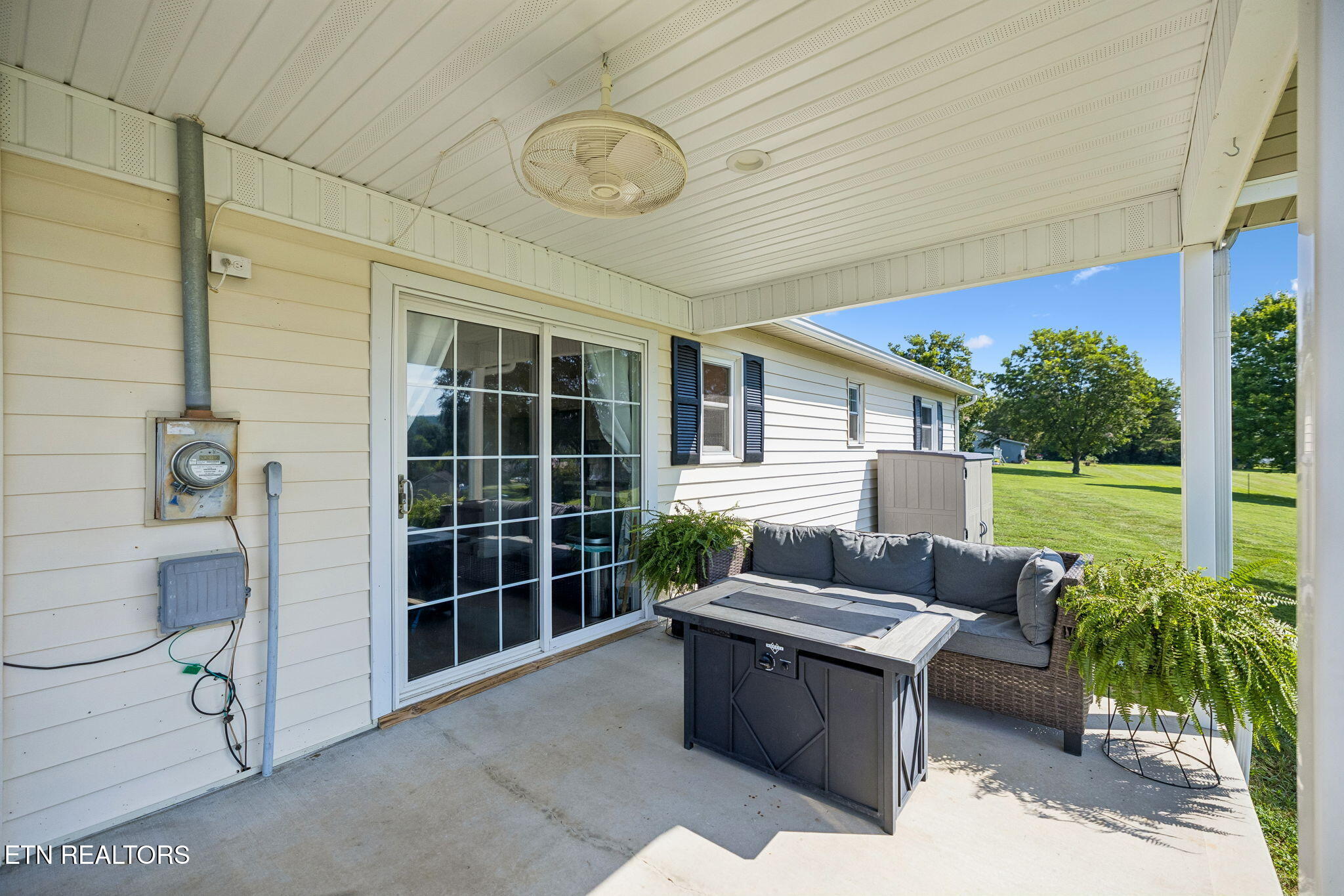2055 Boyds Creek Highway Sevierville TN 37876