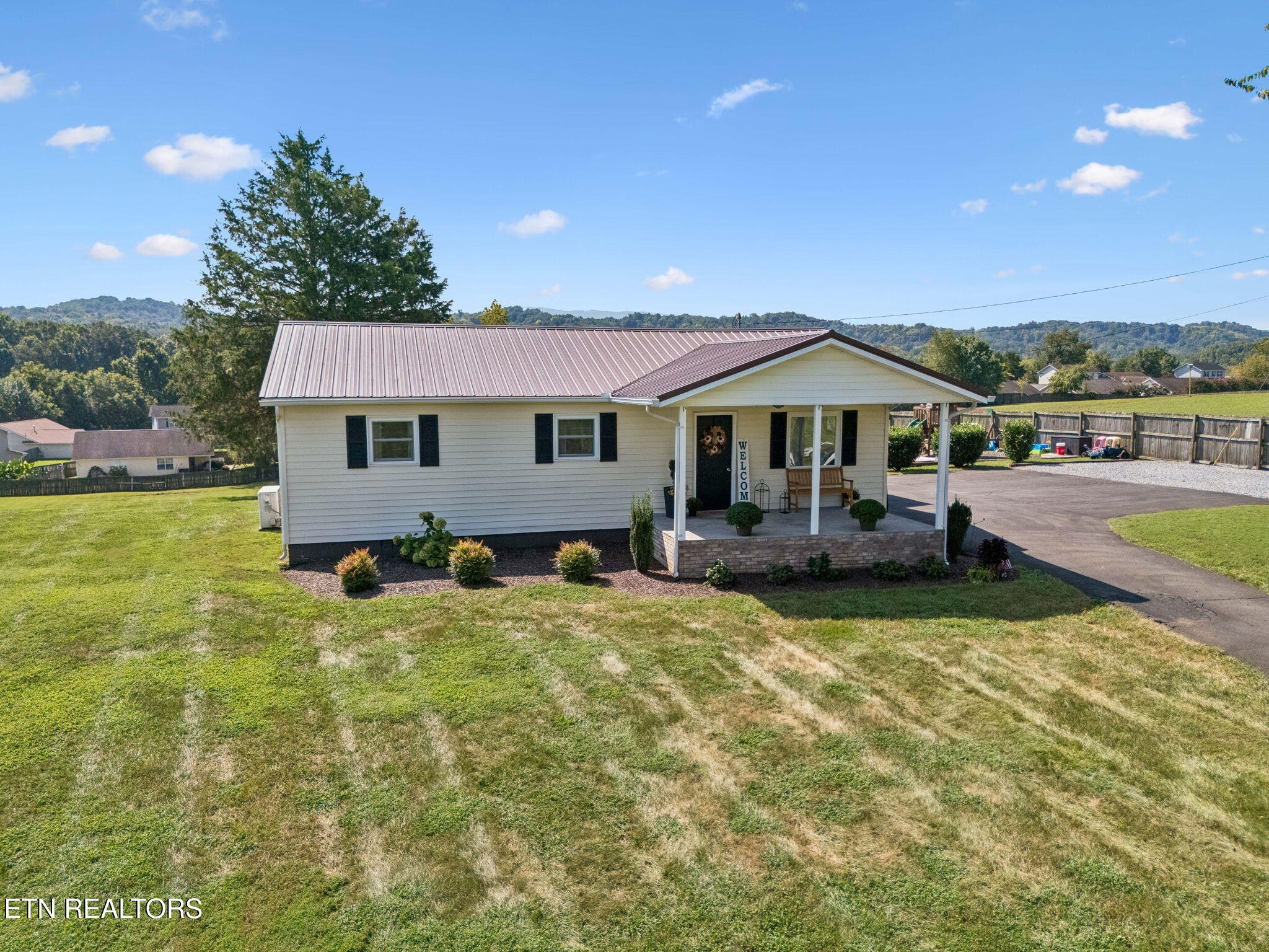 2055 Boyds Creek Highway Sevierville TN 37876