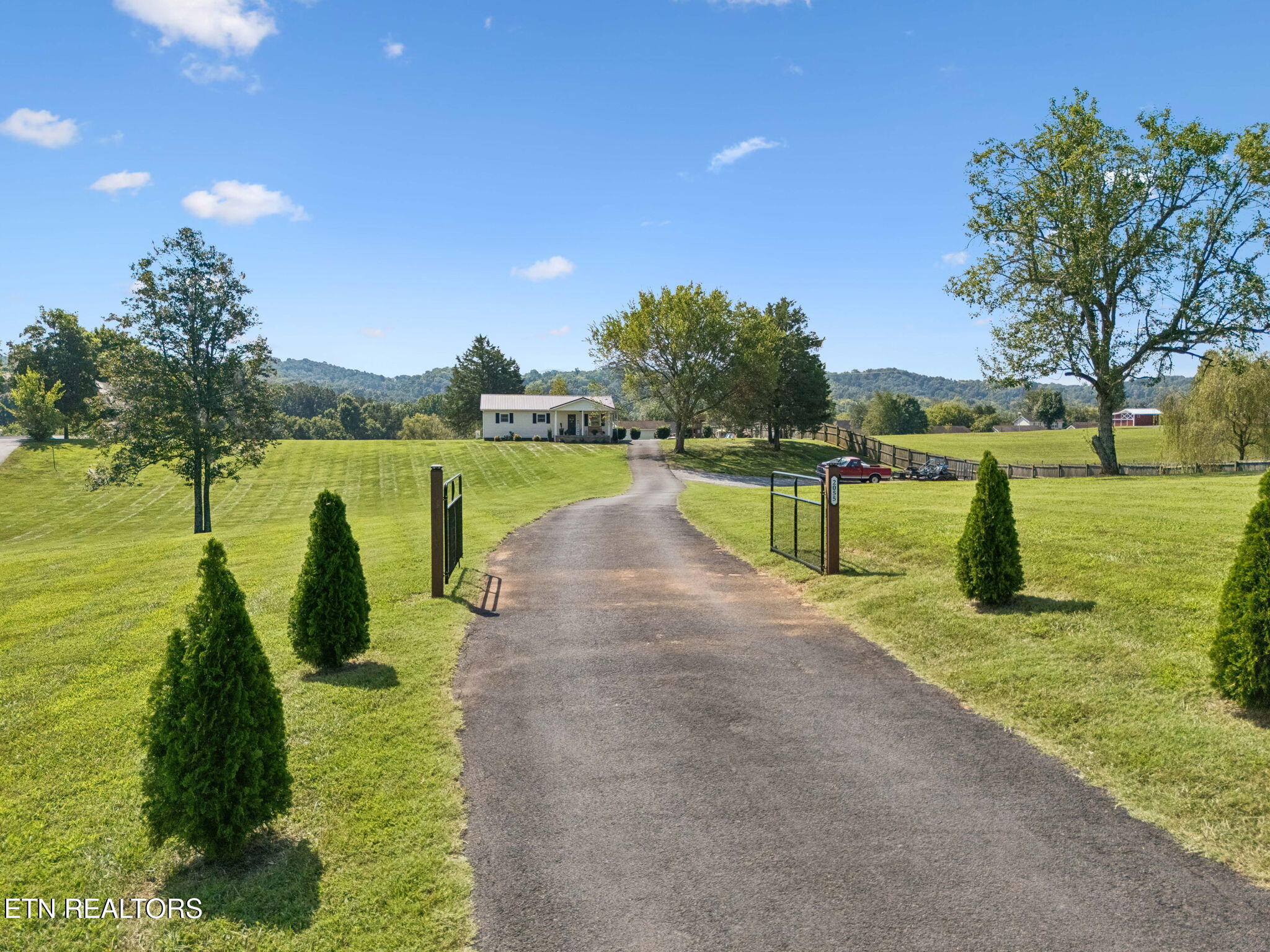 2055 Boyds Creek Highway Sevierville TN 37876