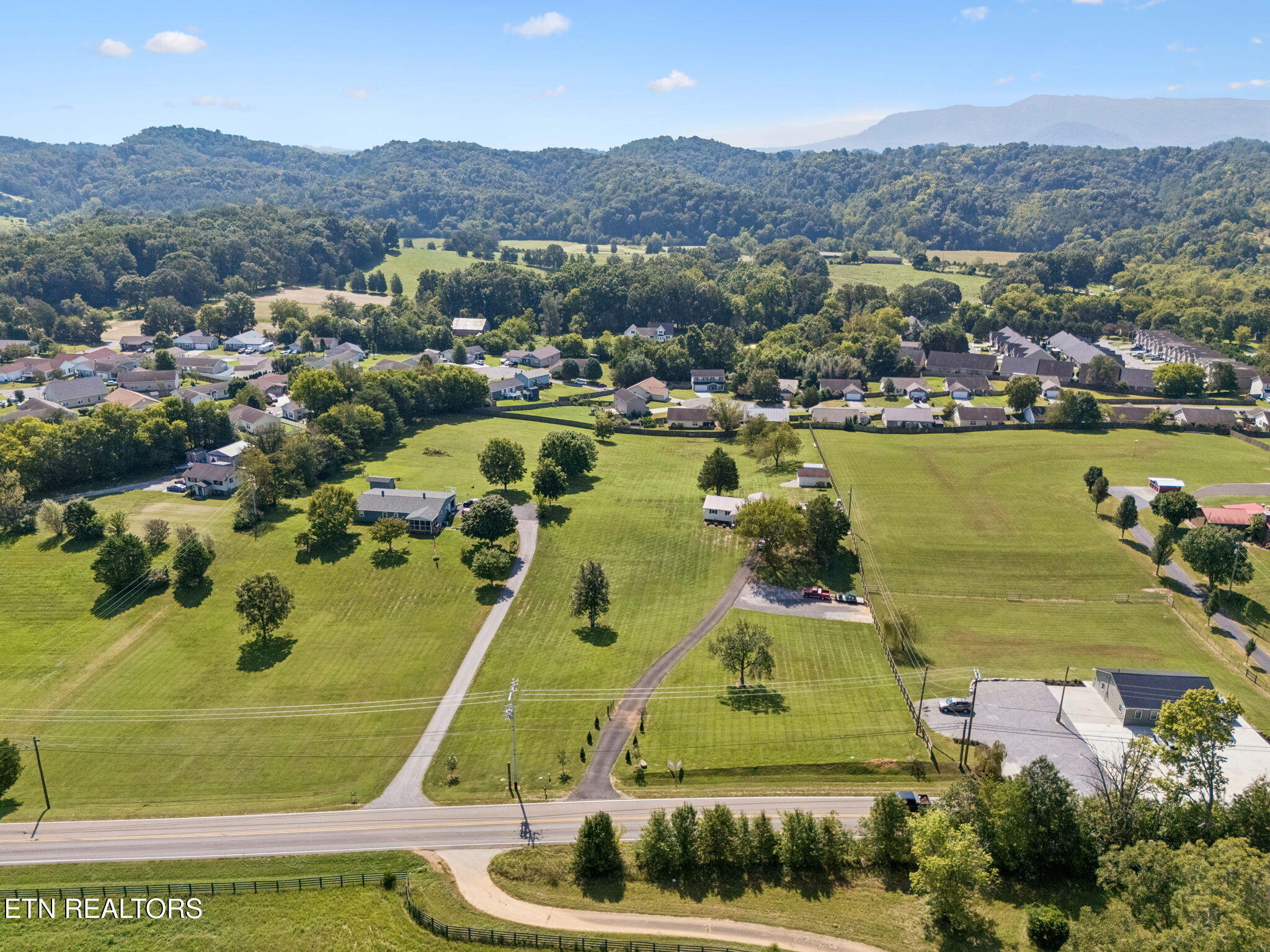 2055 Boyds Creek Highway Sevierville TN 37876