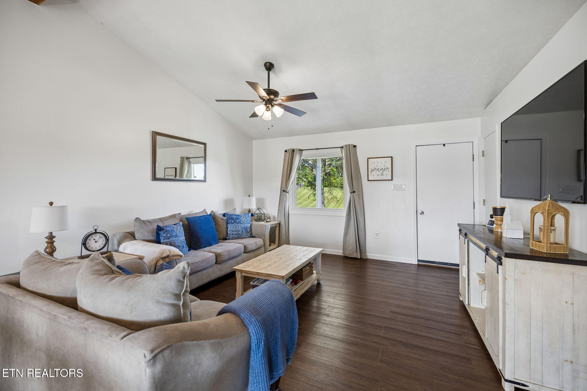 2055 Boyds Creek Highway Sevierville TN 37876