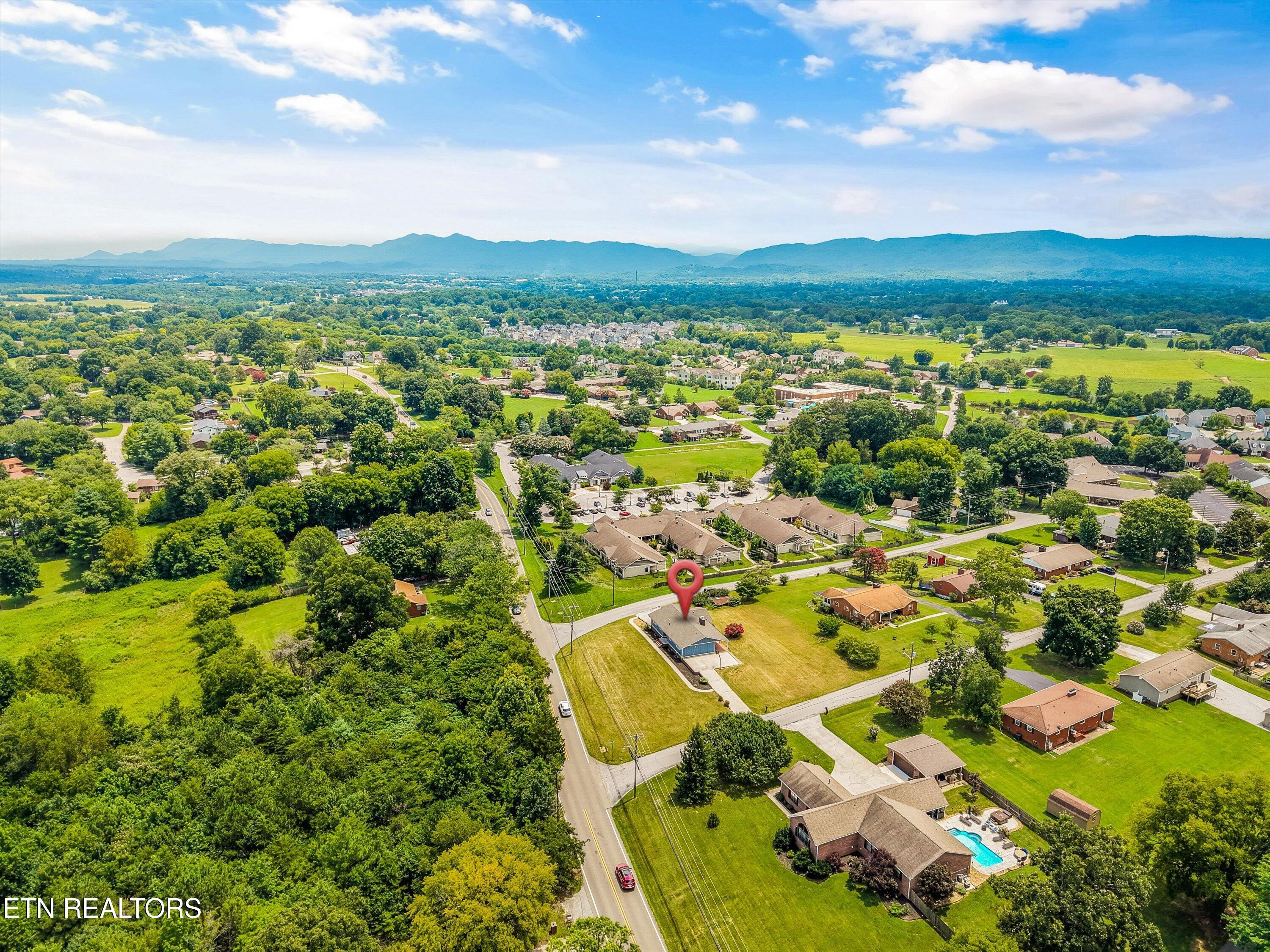 2572 Sevierville Road Maryville TN 37804