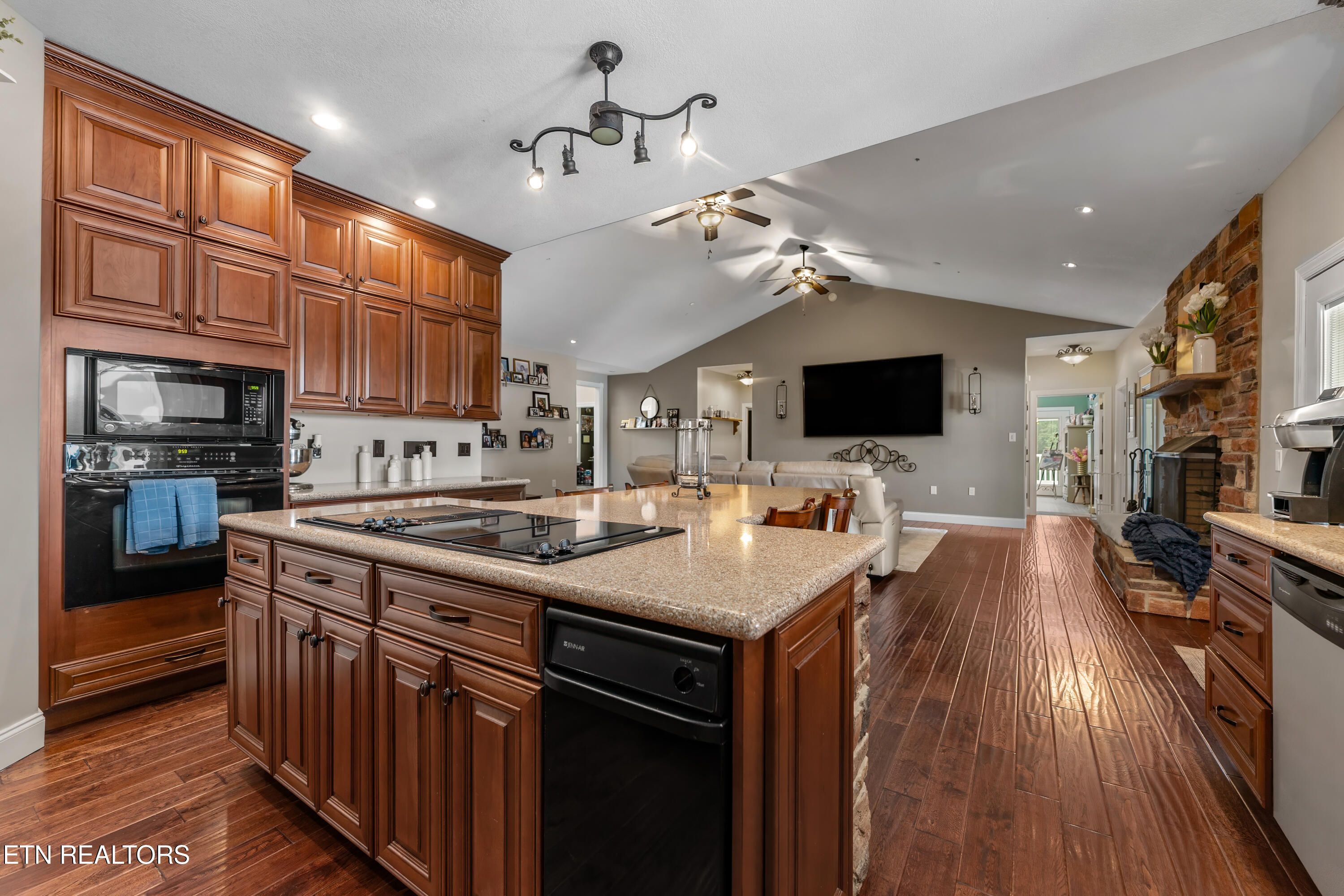6828 Sunnyview Drive Knoxville TN 37914