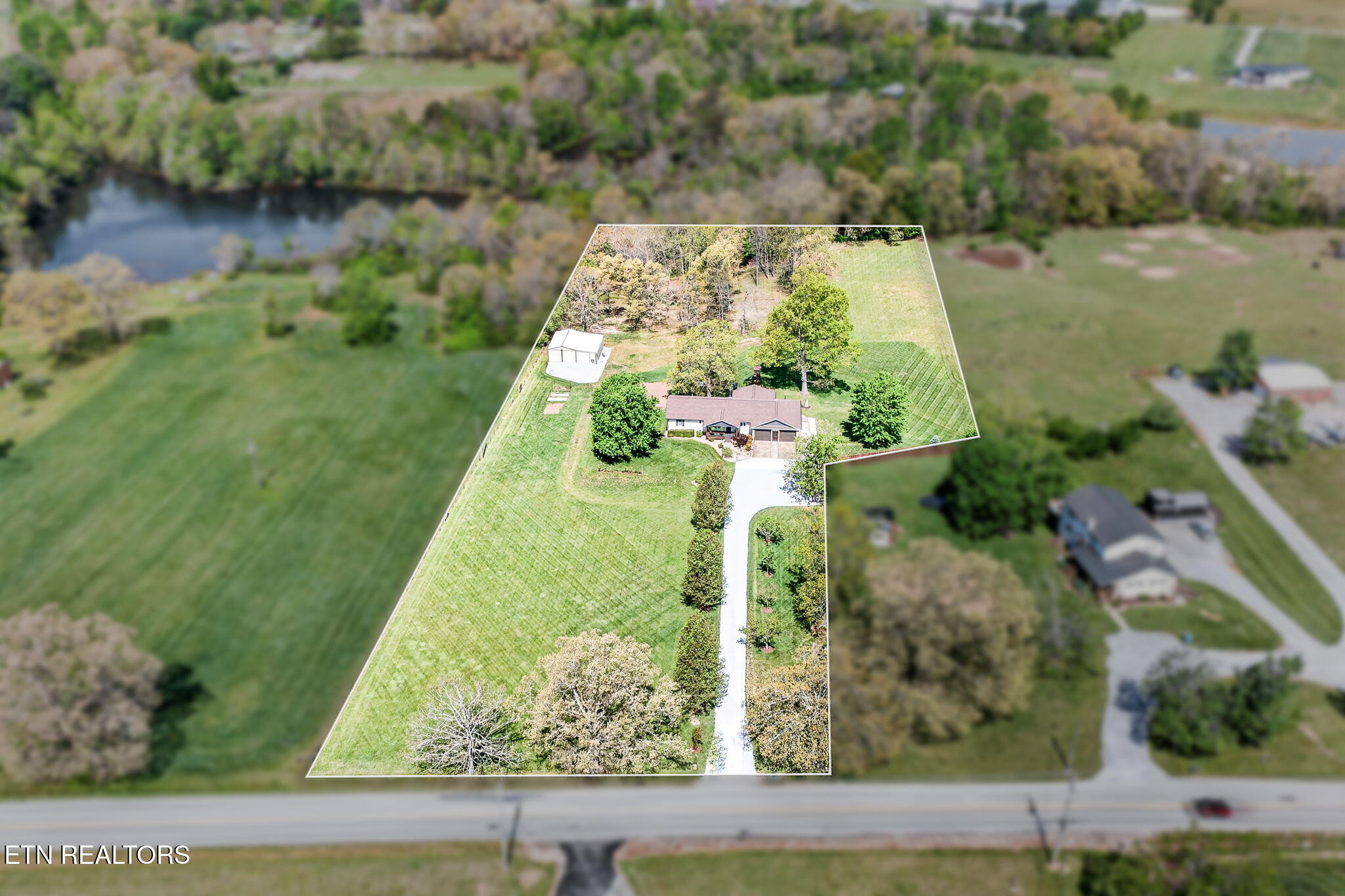7668 Plateau Road Crossville TN 38571