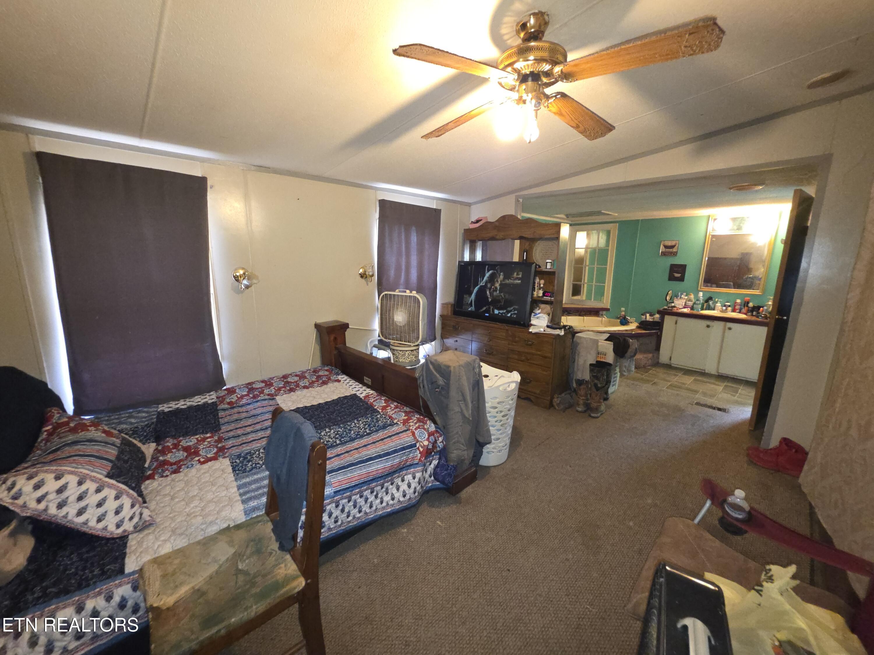 1195 Buffalo Road Oneida TN 37841