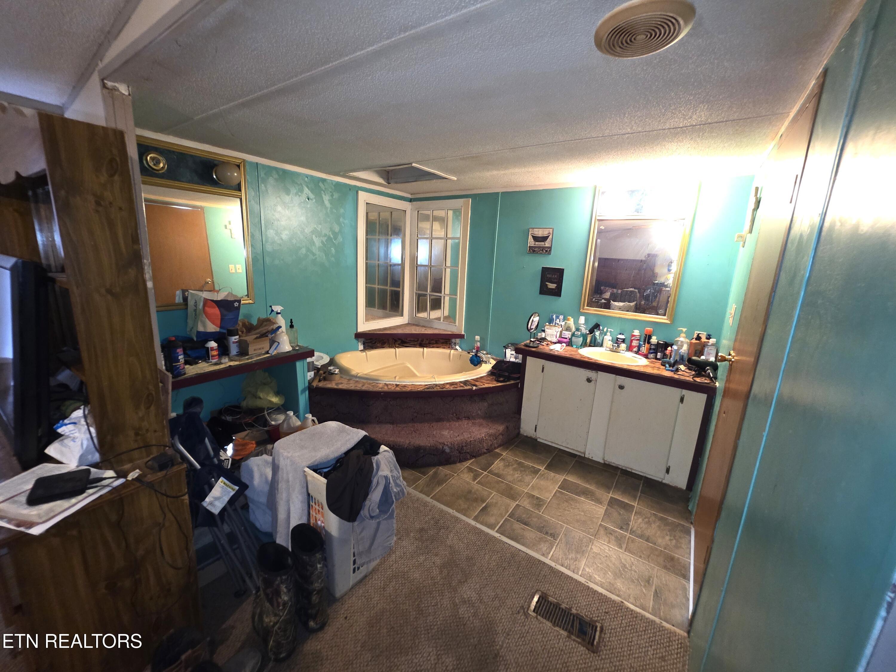 1195 Buffalo Road Oneida TN 37841