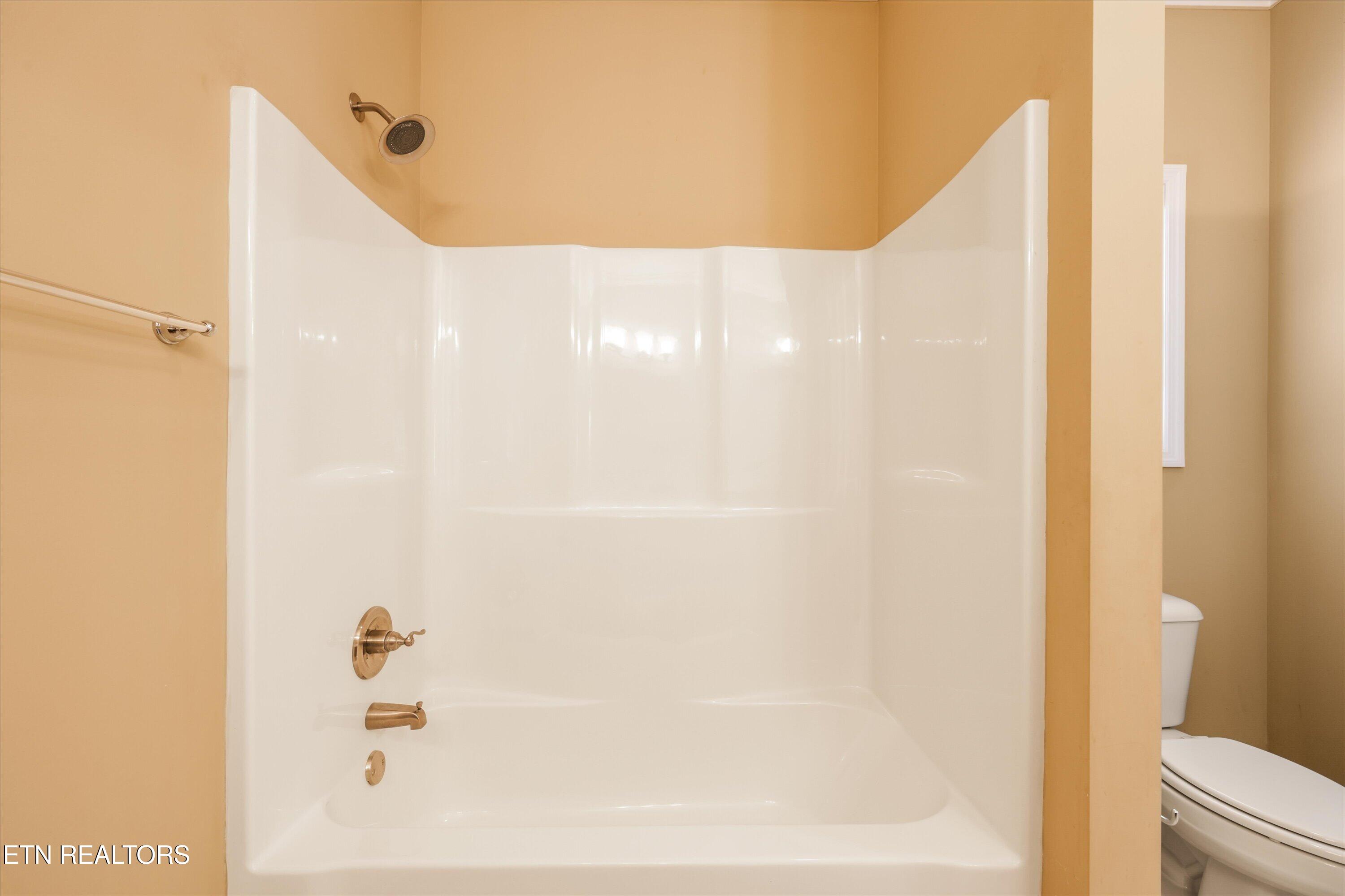 547 Jacksonian Way Lenoir City TN 37772