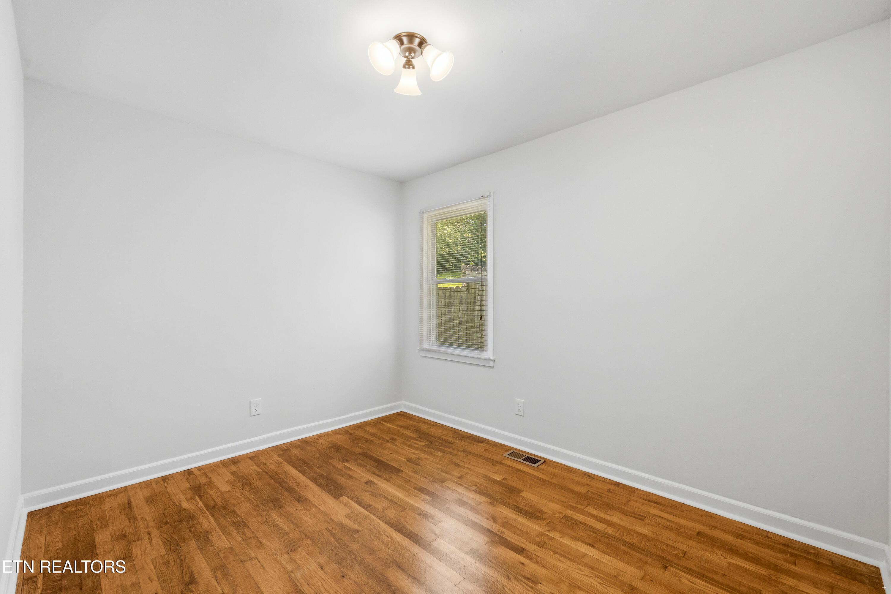 2407 Cecil Avenue Knoxville TN 37917