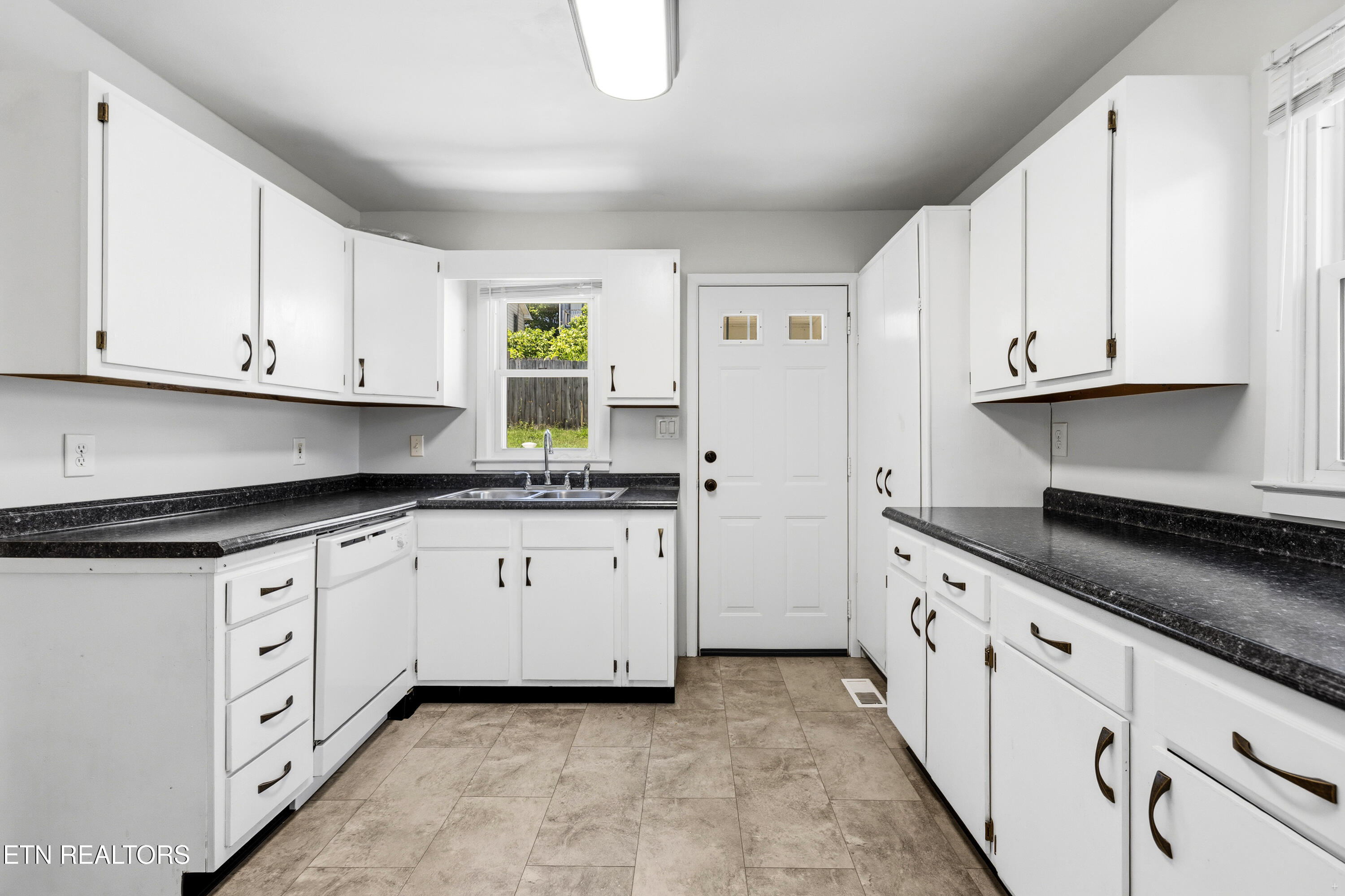 2407 Cecil Avenue Knoxville TN 37917