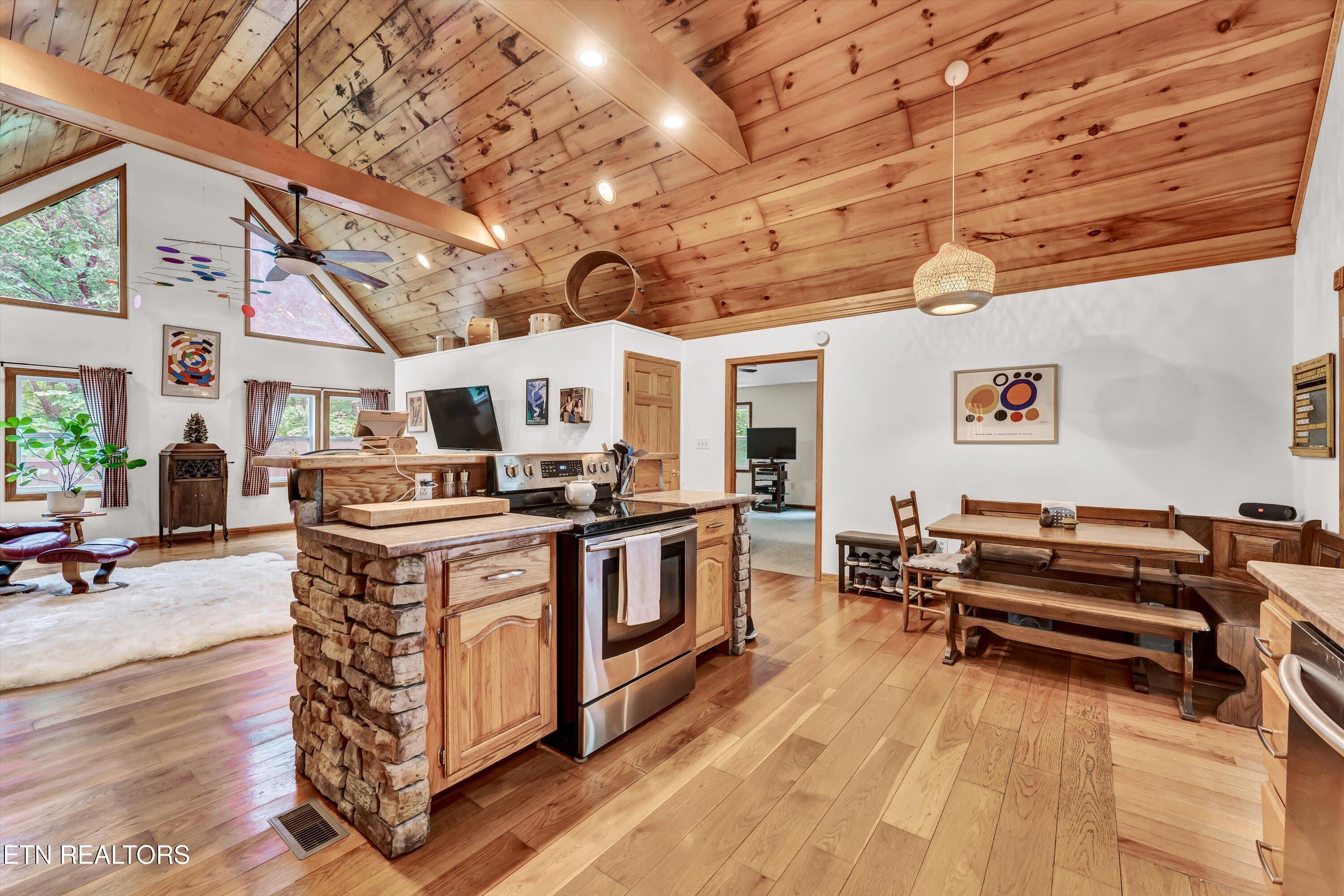 3101 W Wolf Valley Road Clinton TN 37716