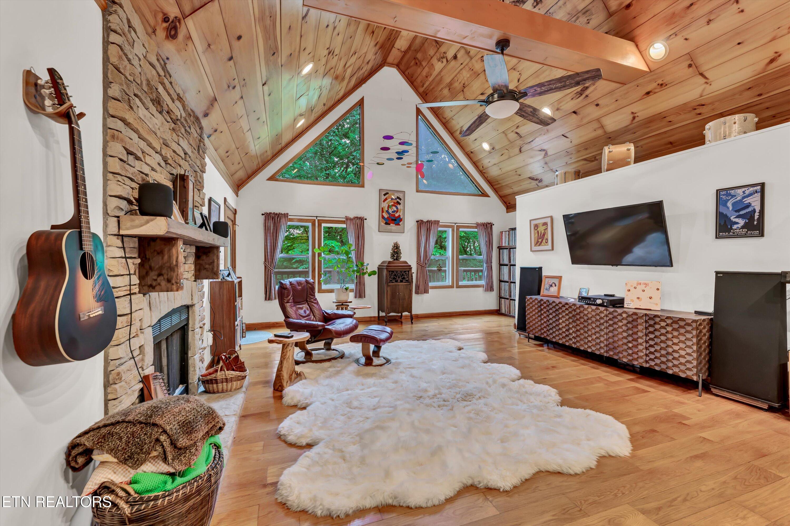 3101 W Wolf Valley Road Clinton TN 37716