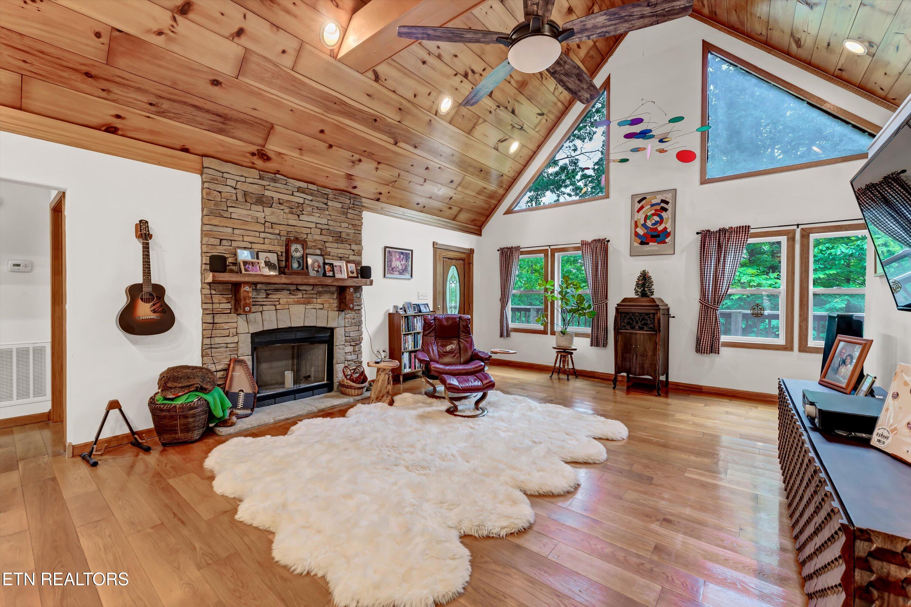 3101 W Wolf Valley Road Clinton TN 37716