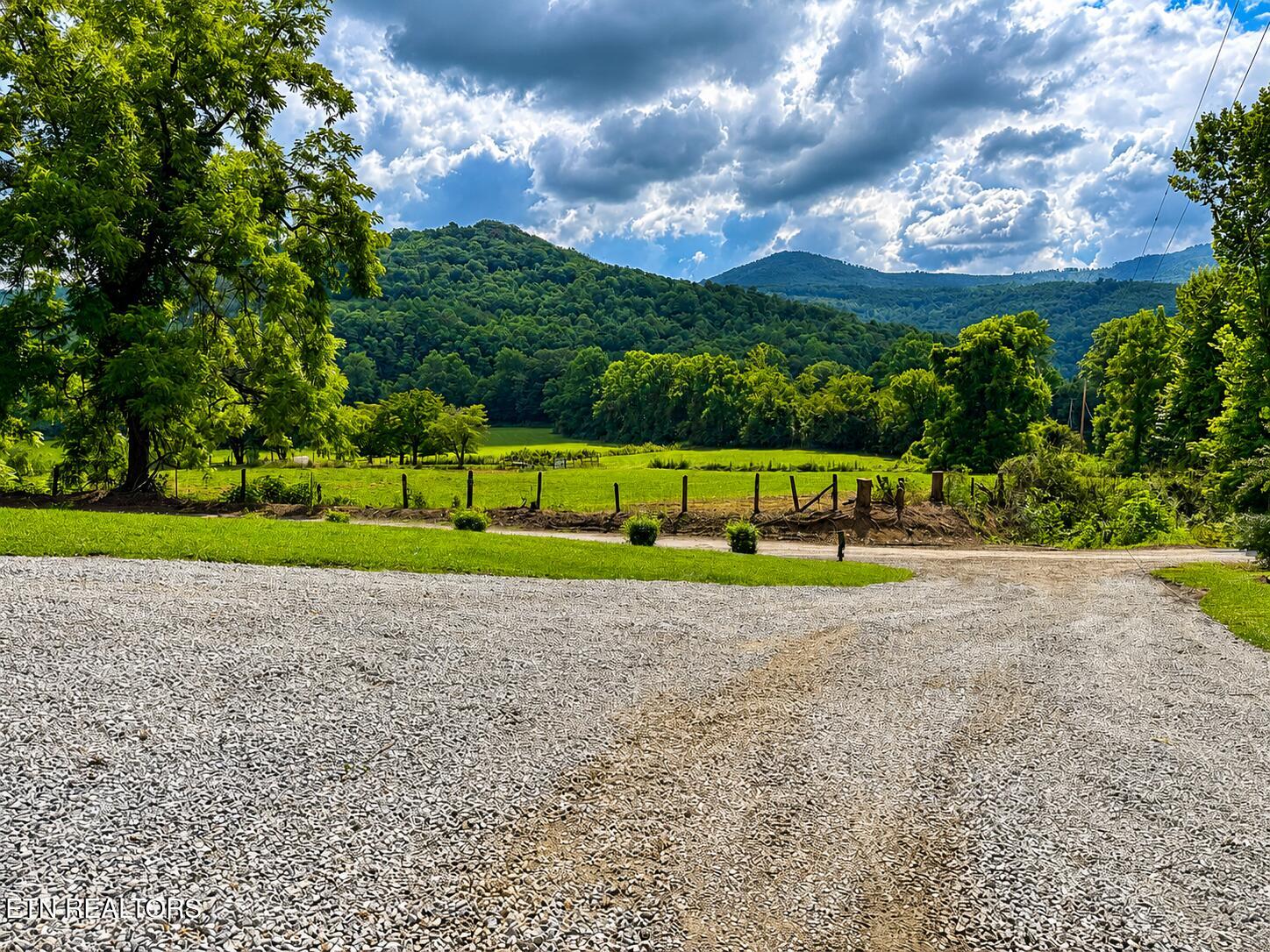 7914 Brimstone Road Robbins TN 37852