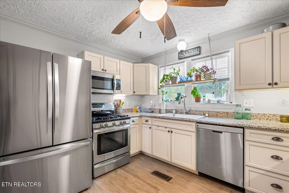 703 Midlake Drive Knoxville TN 37918